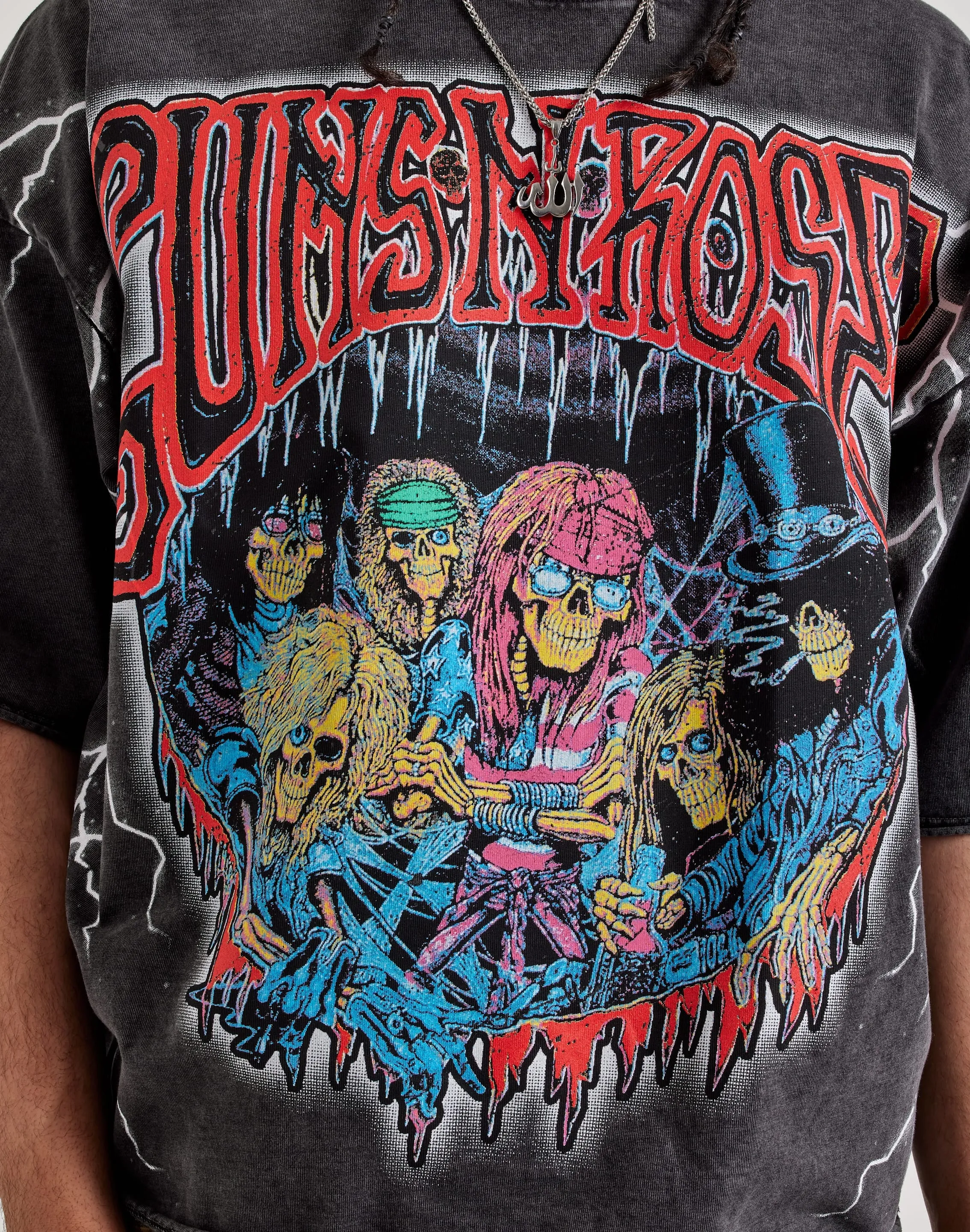 Central Mills Guns N' Roses Cropped Tee Youth Glow Loose Thread