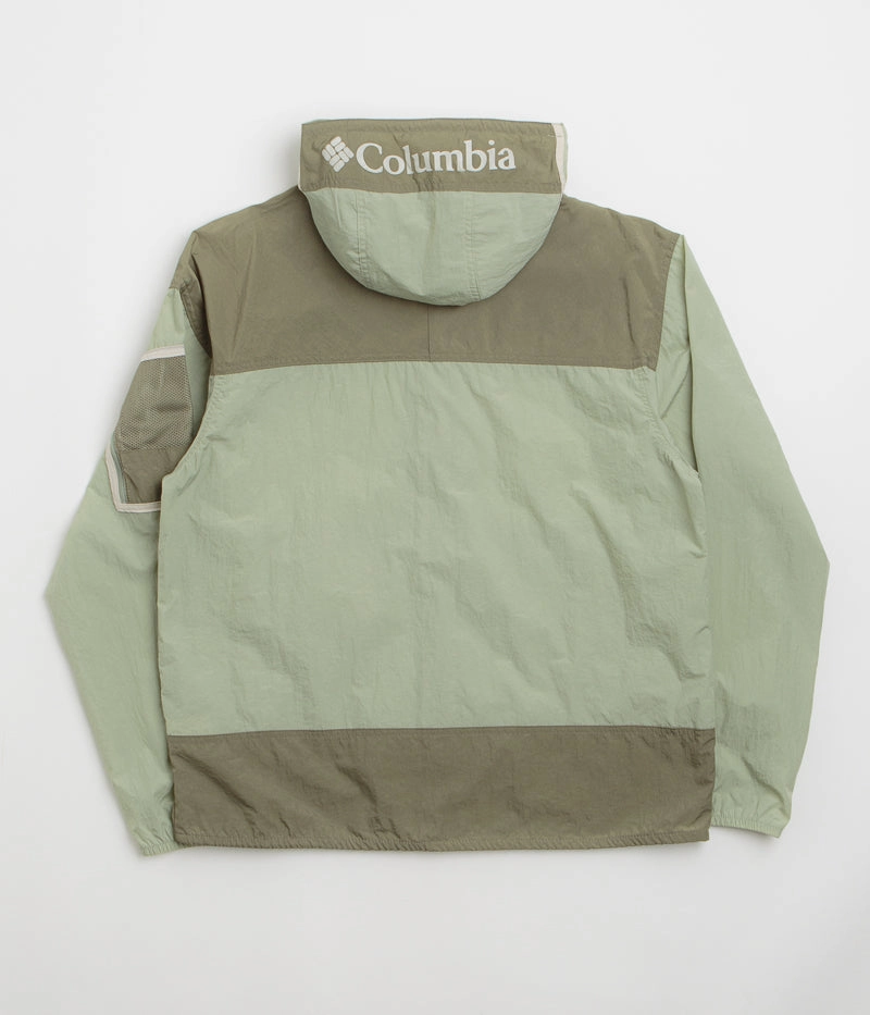 Columbia Challenger II Windbreaker Jacket - Safari / Stone Green Taped Neckline Seams Passion
