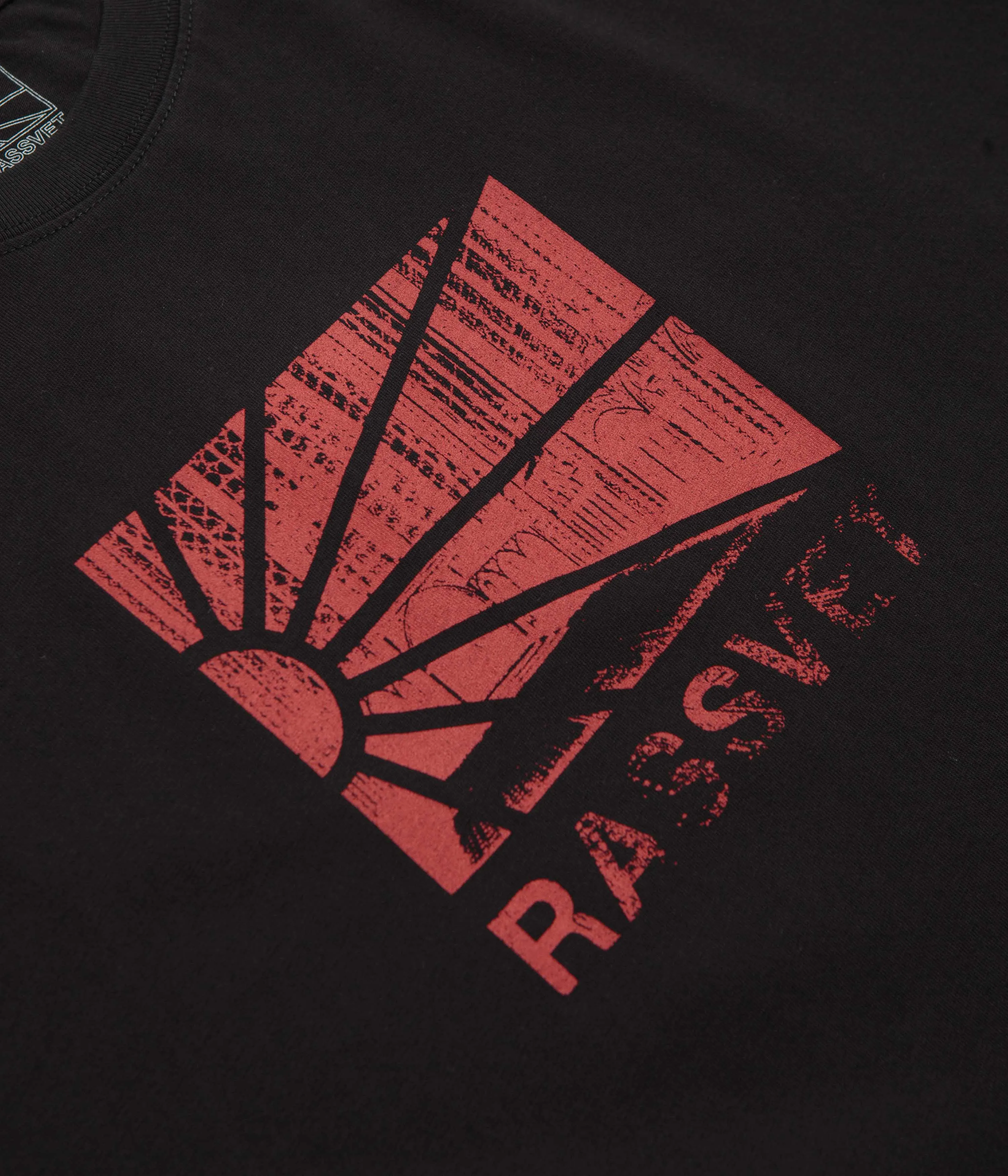 Soft Texture Wedges Rassvet Ray Logo T-Shirt - Black