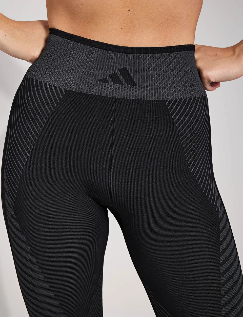 Smooth Lining Technology Knitted Training 7/8 Leggings - Black/Grey Six