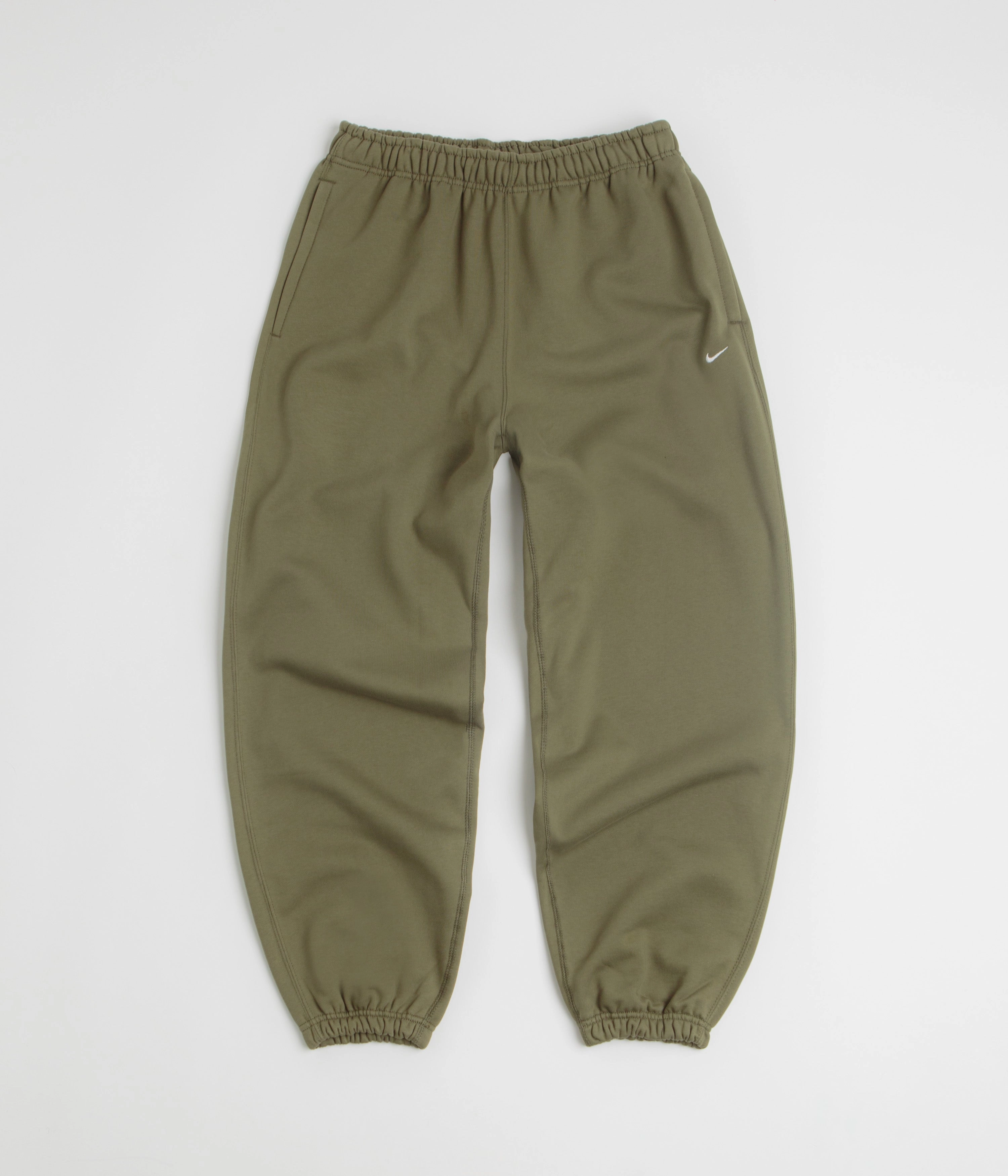 Zero Waste Manufacturing Nike Solo Swoosh Cuffed Sweatpants - Medium Olive / Medium Olive / White