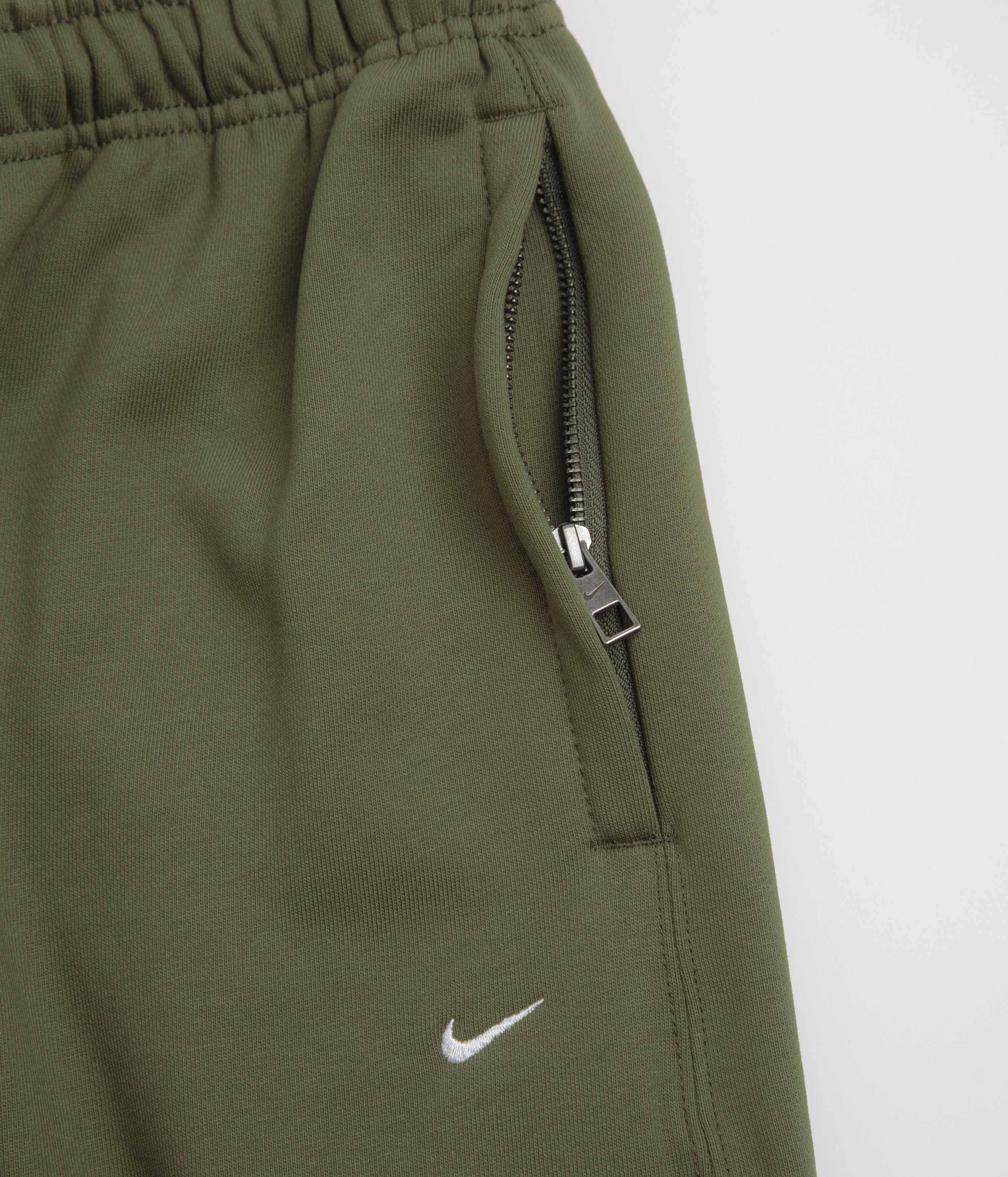 Outdoor Comfort Nike Solo Swoosh Cuffed Sweatpants - Medium Olive / Medium Olive / White