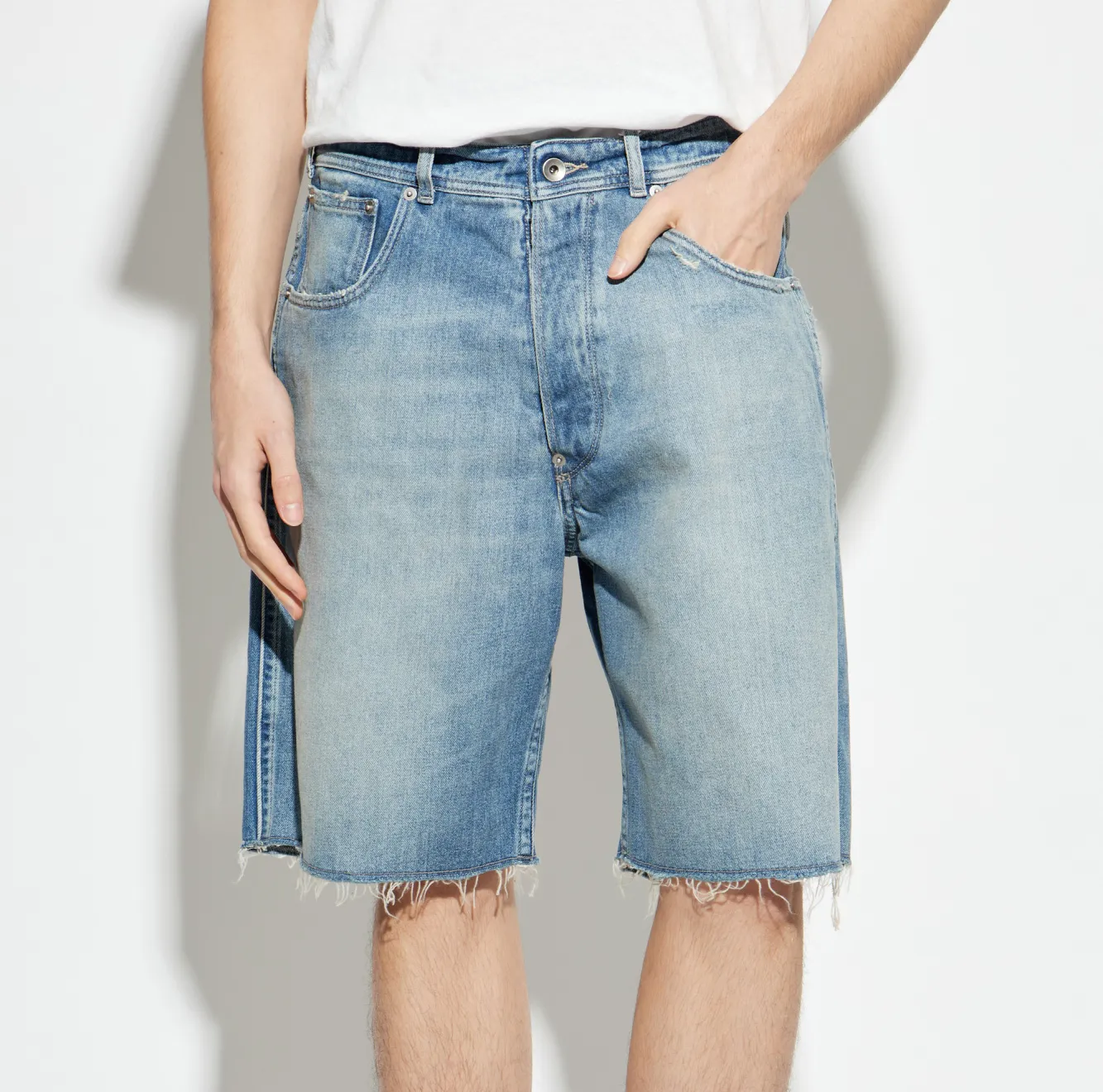 Warm Fit DENIM CUT-OFF SHORTS - LIGHT BLUE