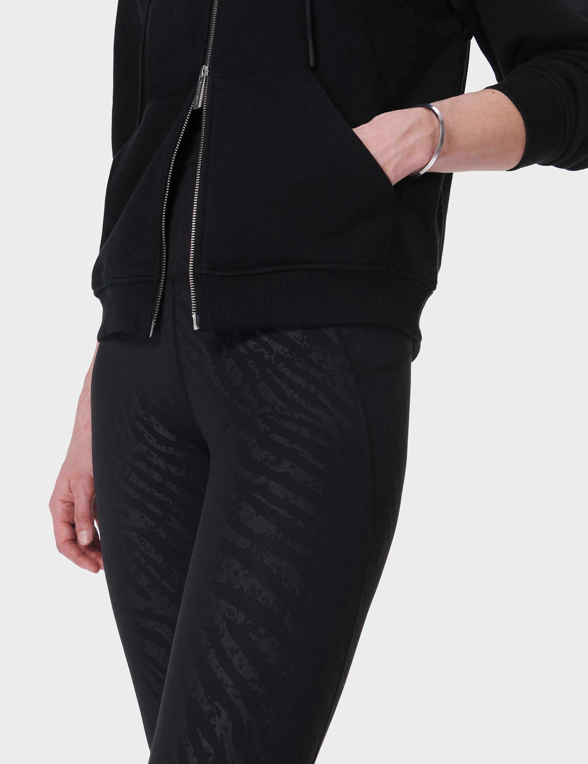 Postpartum Fit Slim Fit Petite Size Seamless Design All Day Leggings - Black Faded Zebra Emboss Print