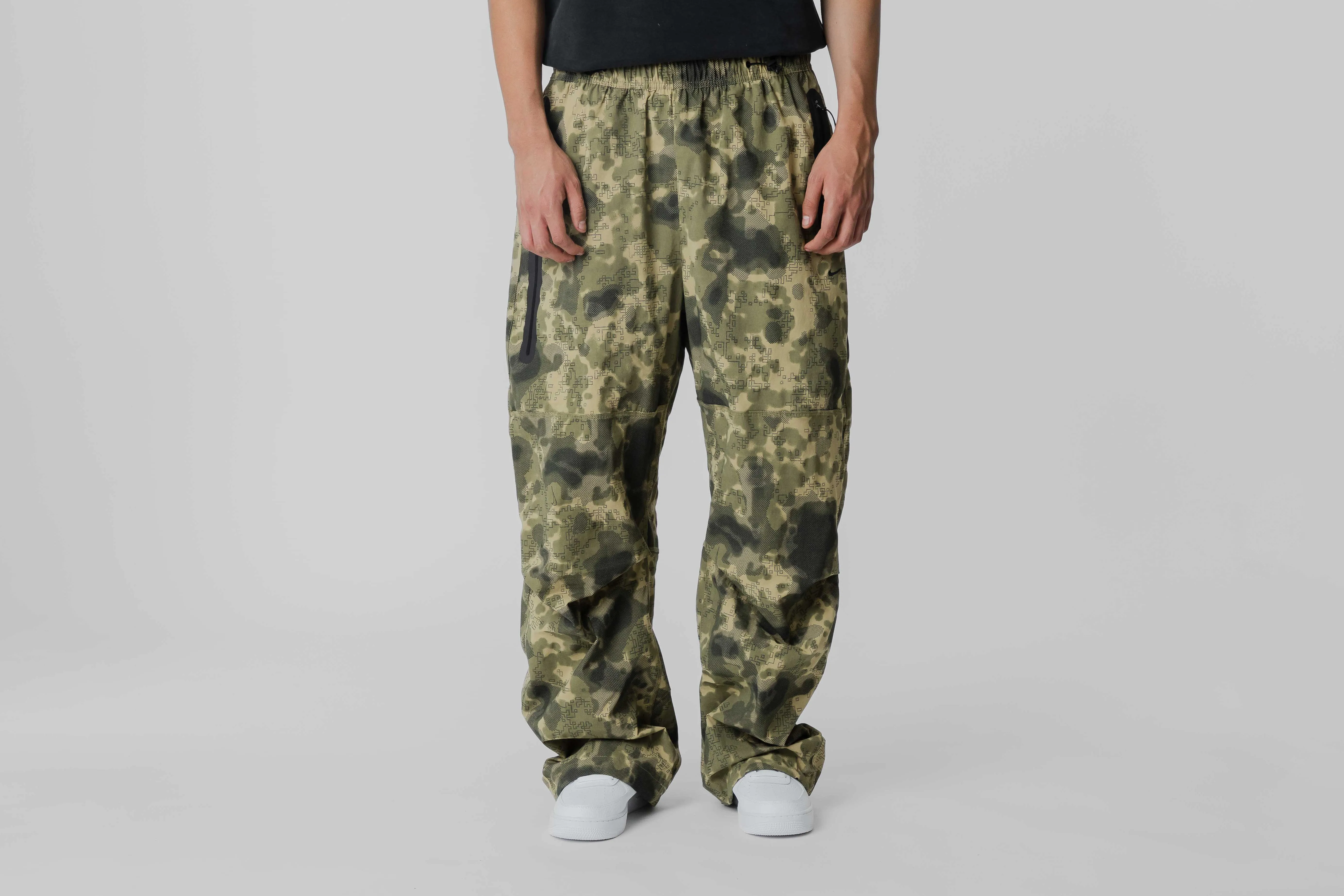 Nike Tech Woven Cargo Pants Non Slip Waist Grip
