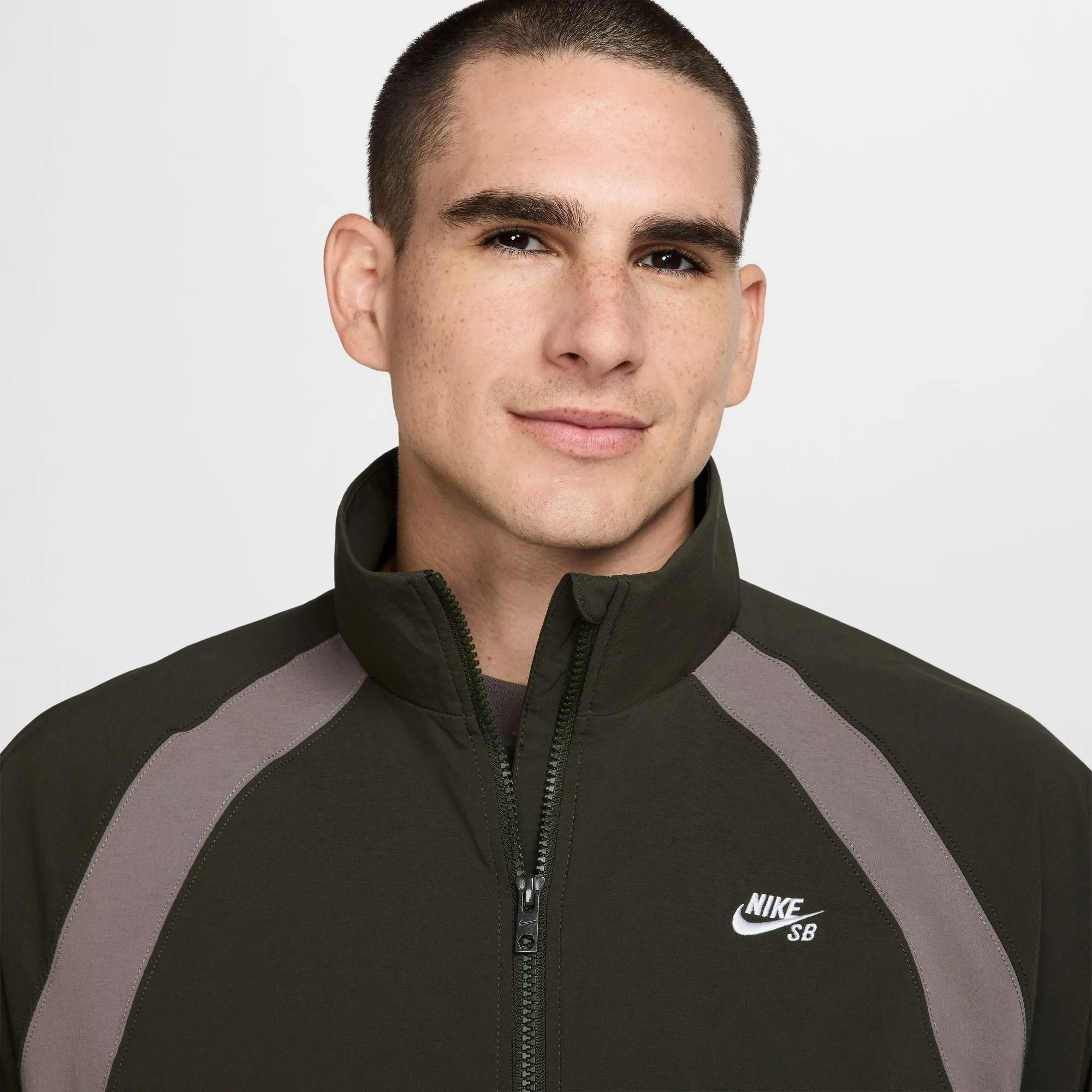 Flexible Joints Nike SB Full-Zip Woven Skate Jacket (Sequoia/Cave Stone/White)