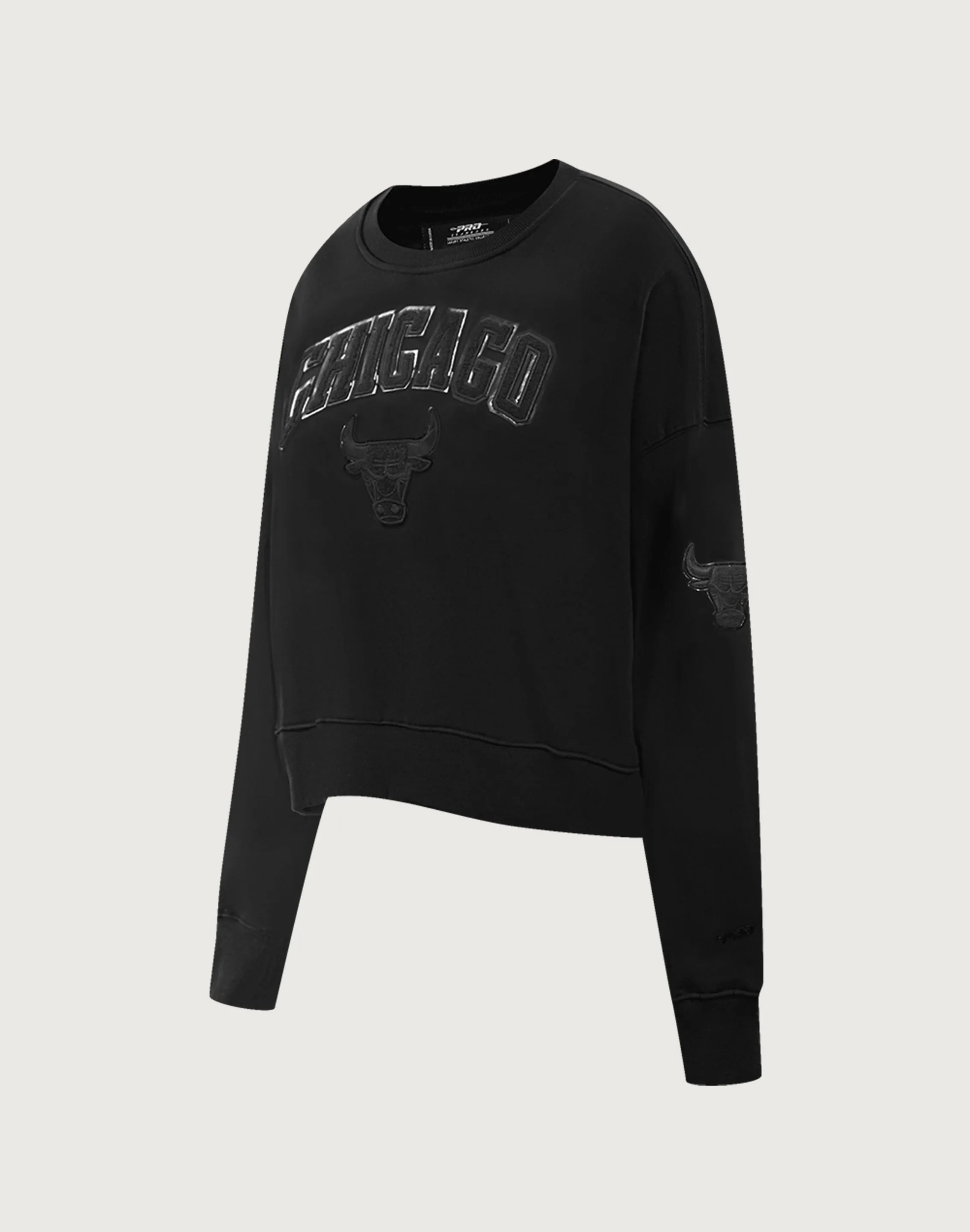 SlipResistantHem Pro Standard NBA Chicago Bulls Triple Black Crewneck