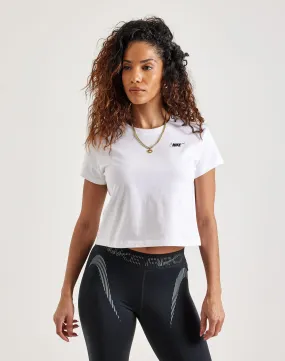 Model Glow Hero Mode Nike Club Tee
