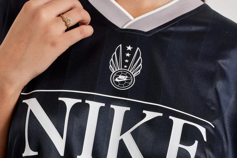 Women's Nike Sportswear V-Neck Jersey Top LayeredNeckline Adaptive Temperature Control