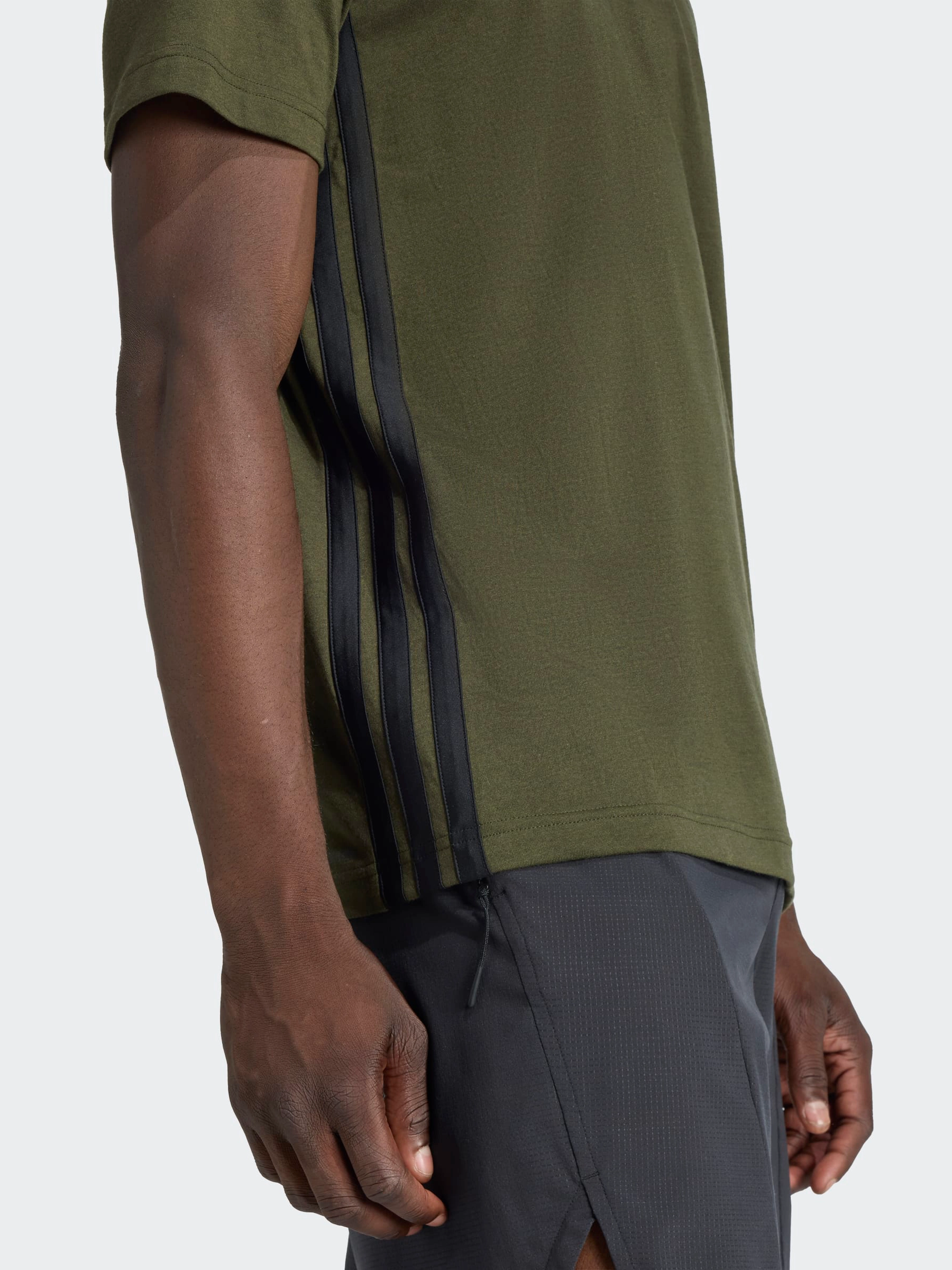 Chic Design Microfiber Blend Fabric Feelready 3-Stripes T-Shirt