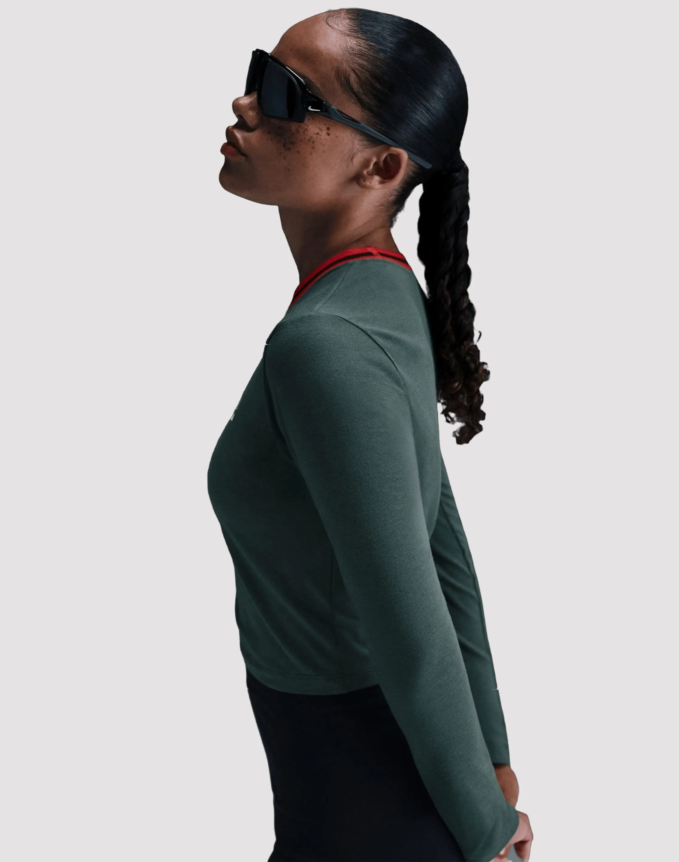 QuickRelease Closure Nike Sportswear Chill Knit Slim Long-Sleeve Cropped Graphic Tee