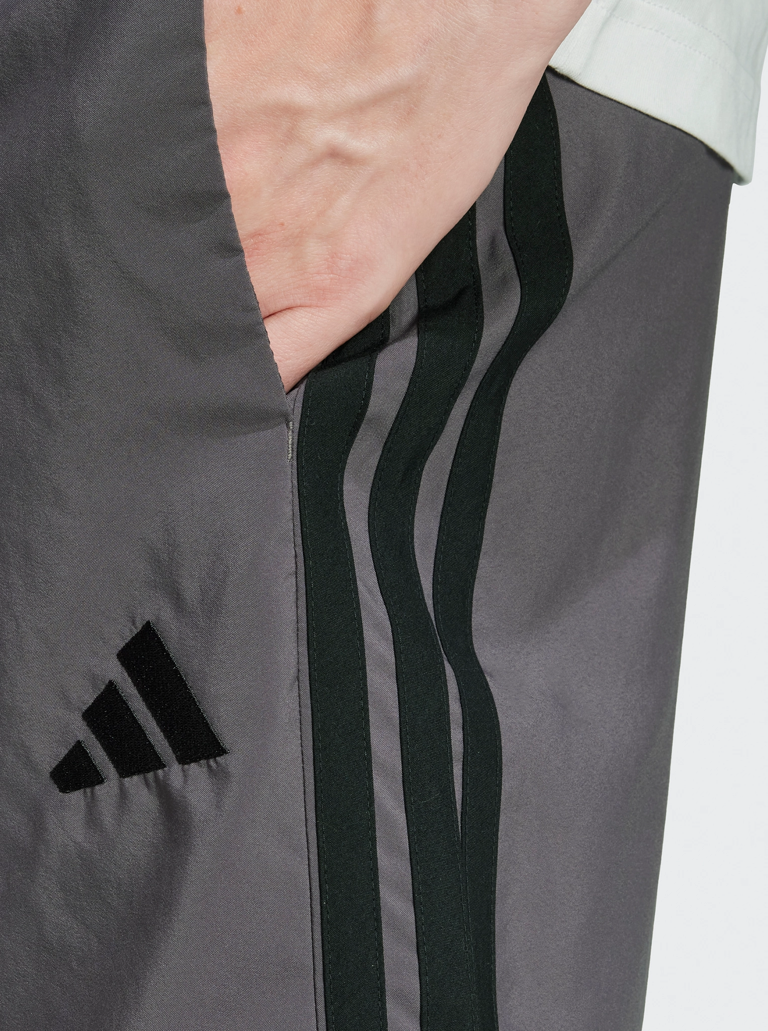 3-Stripes Chelsea Short housewarming gift
