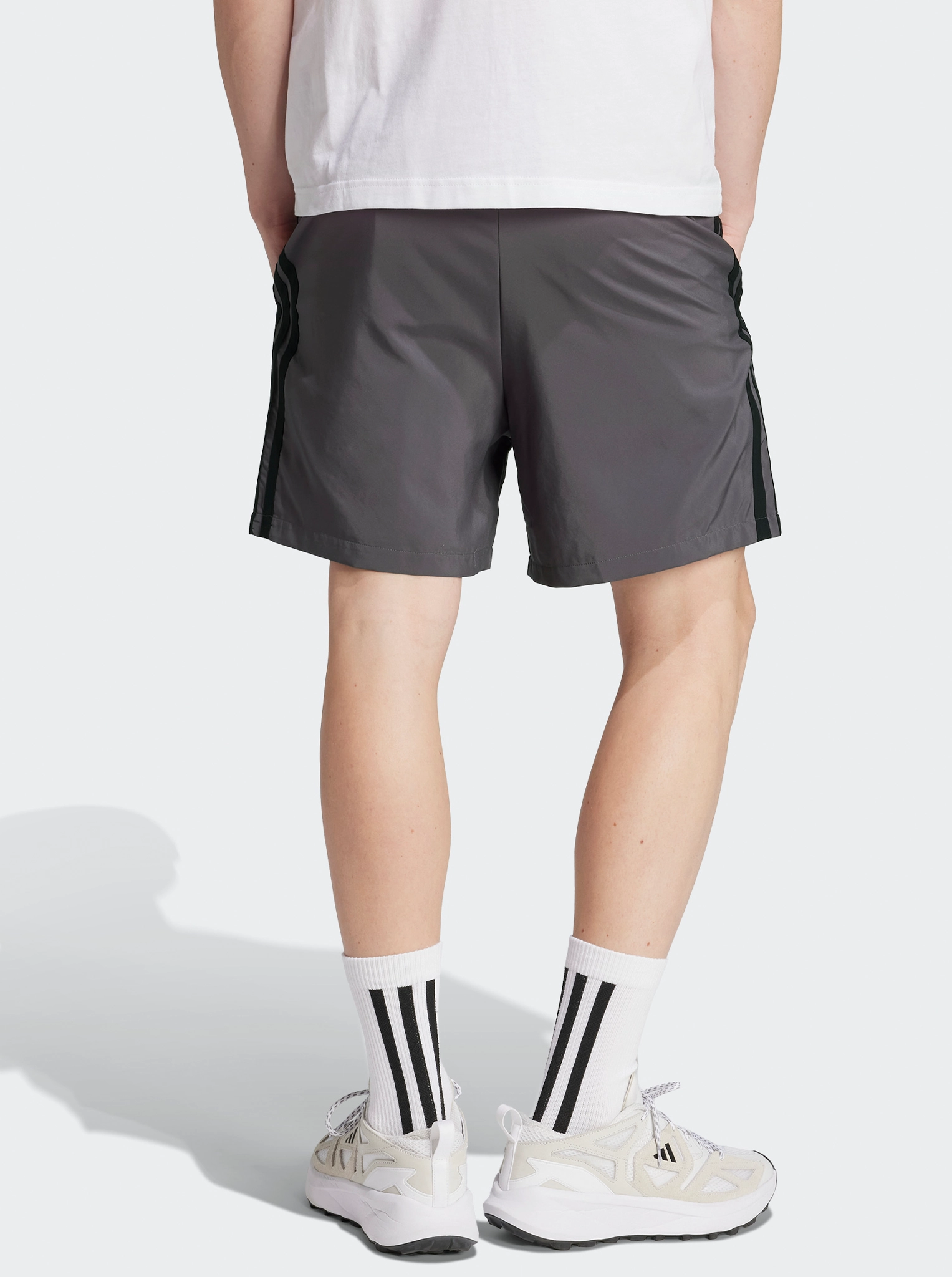 Four Way Stretch Fabric Classic Comfort 3-Stripes Chelsea Short