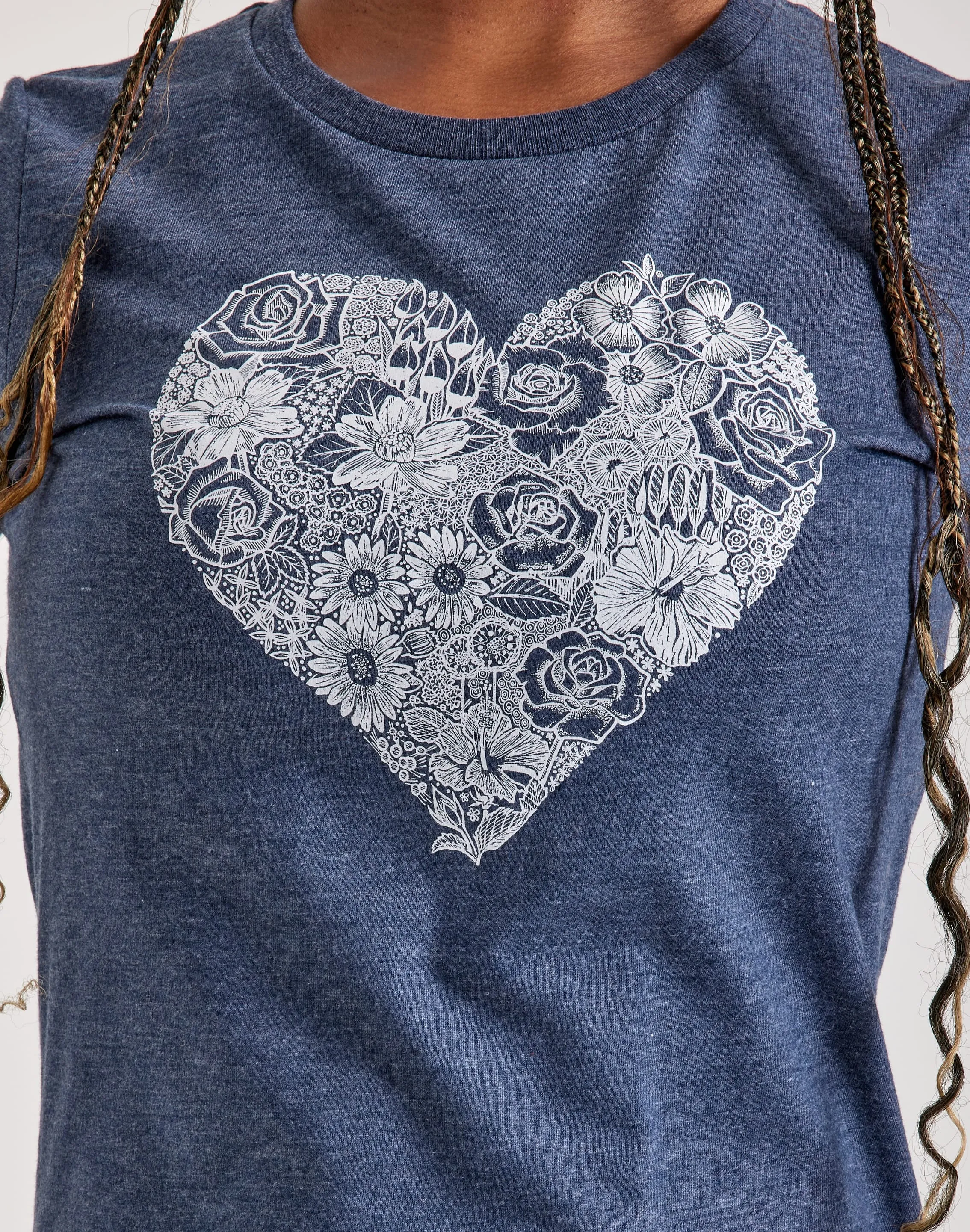 UniversalFit Spark Glow LA Pop Art Heart Flowers Tee