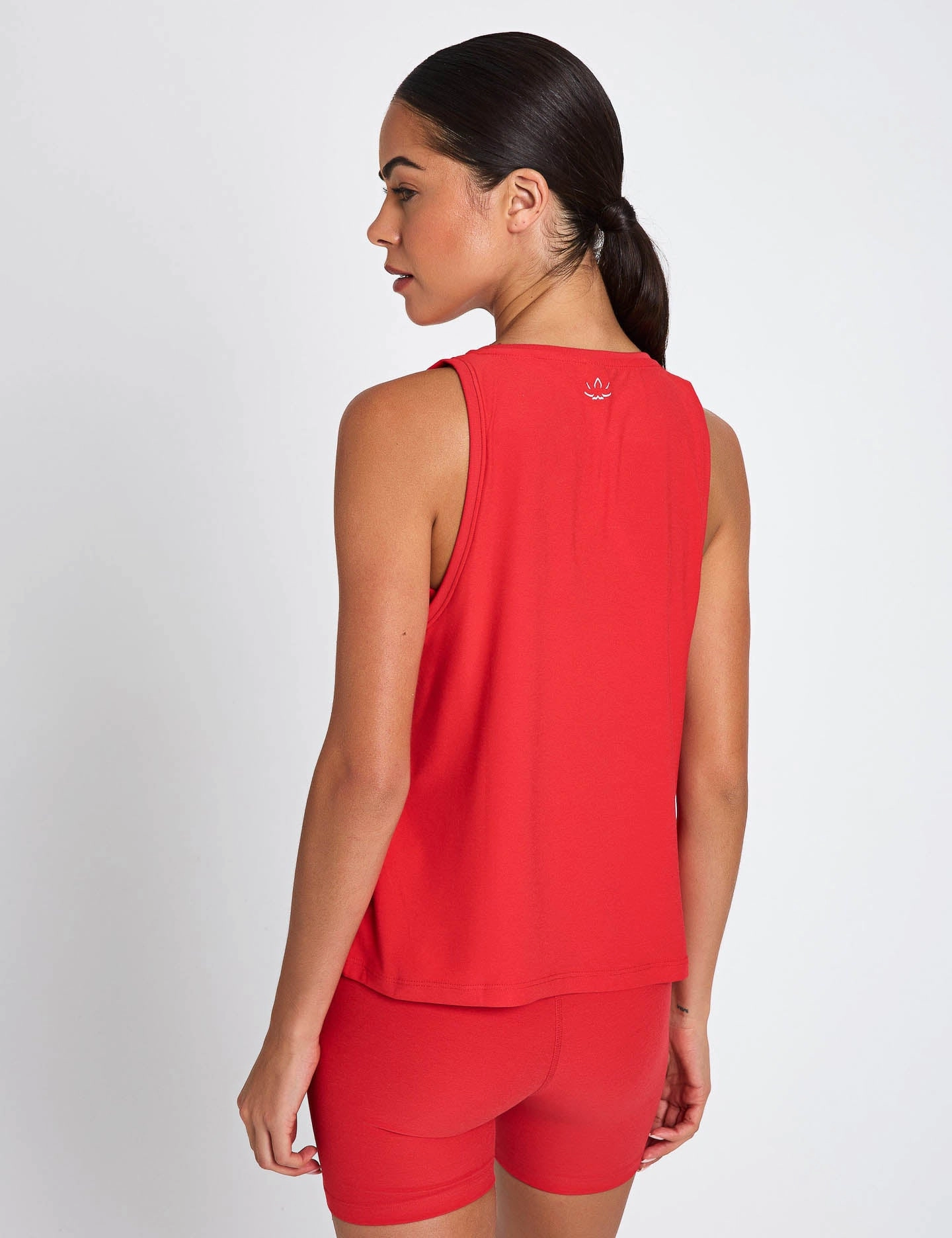 Quick Evaporate Fabric Featherweight Rebalance Tank - Candy Apple Red Heather