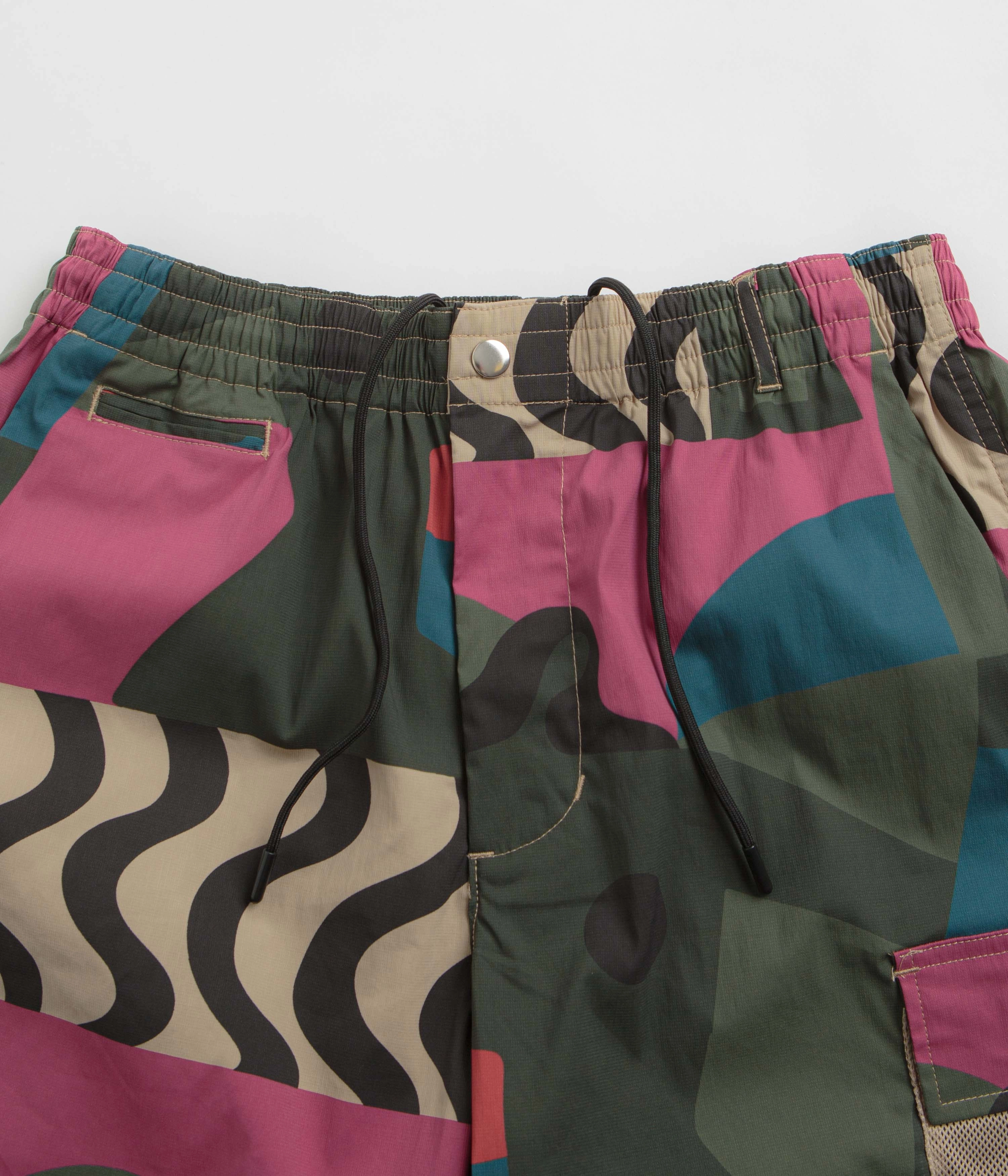 Non Irritating Tagless by Parra Distorted Camo Shorts - Pink
