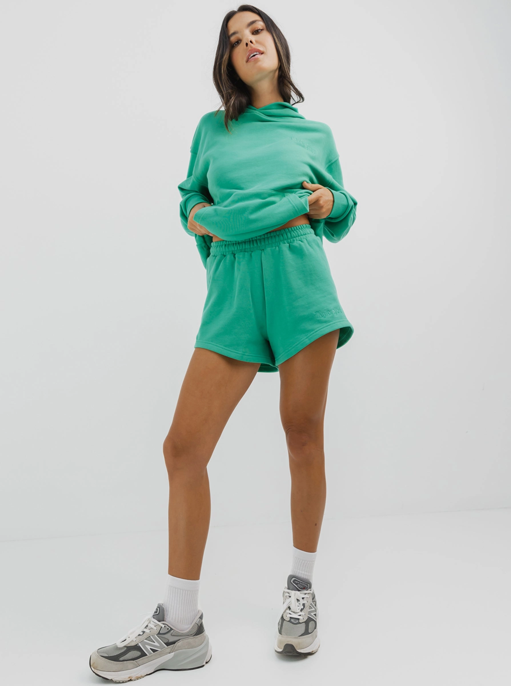 Quick Access Pockets Smart Casual Summer Short in Clover