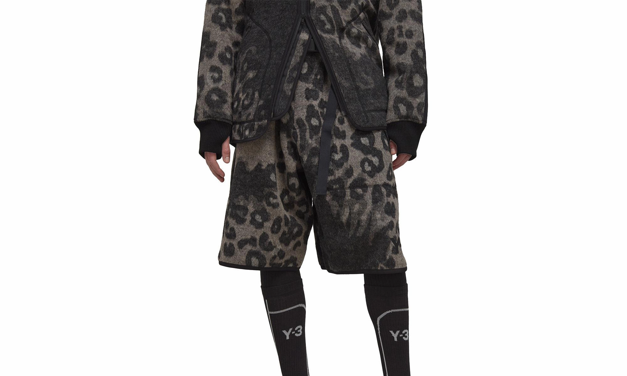 MinimalistDesign Flexible Waistband Fleece Football Shorts "Y-3"