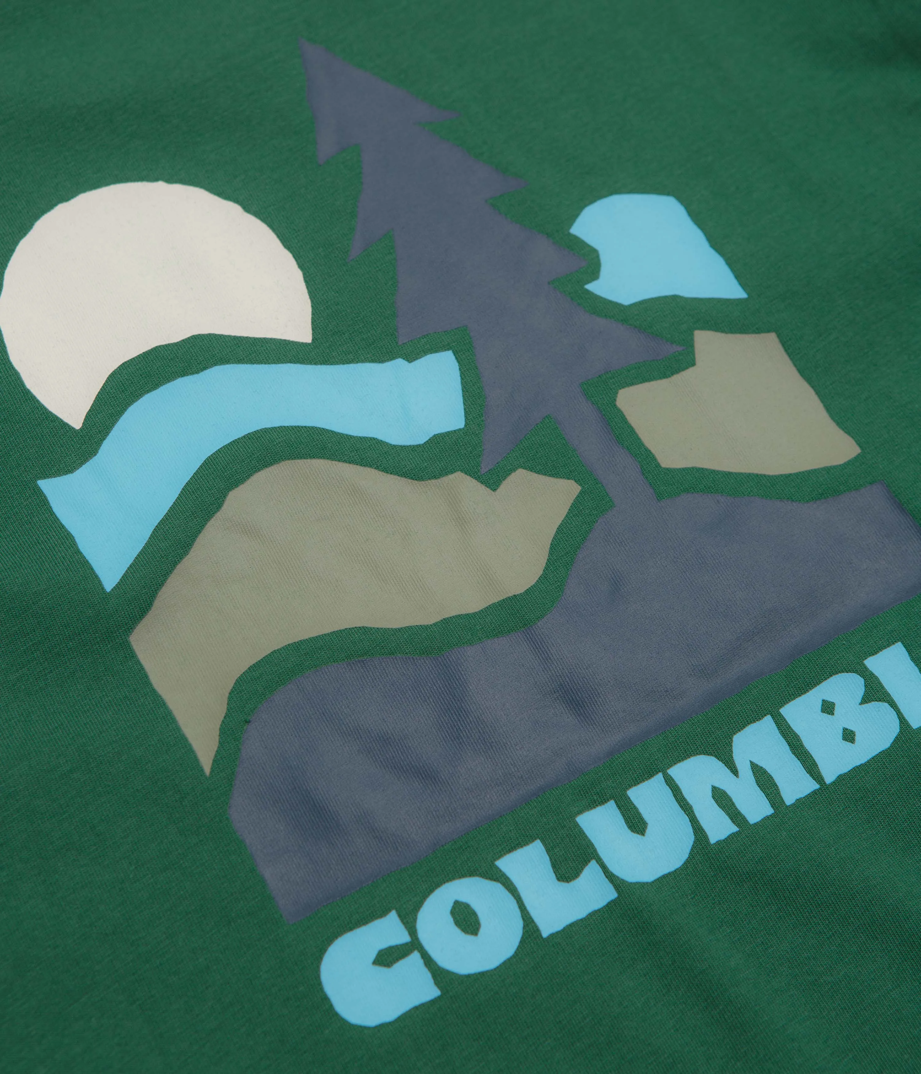 empire waist silhouette Columbia Explorers Canyon Back T-Shirt - Rain Forest / Get Hiked