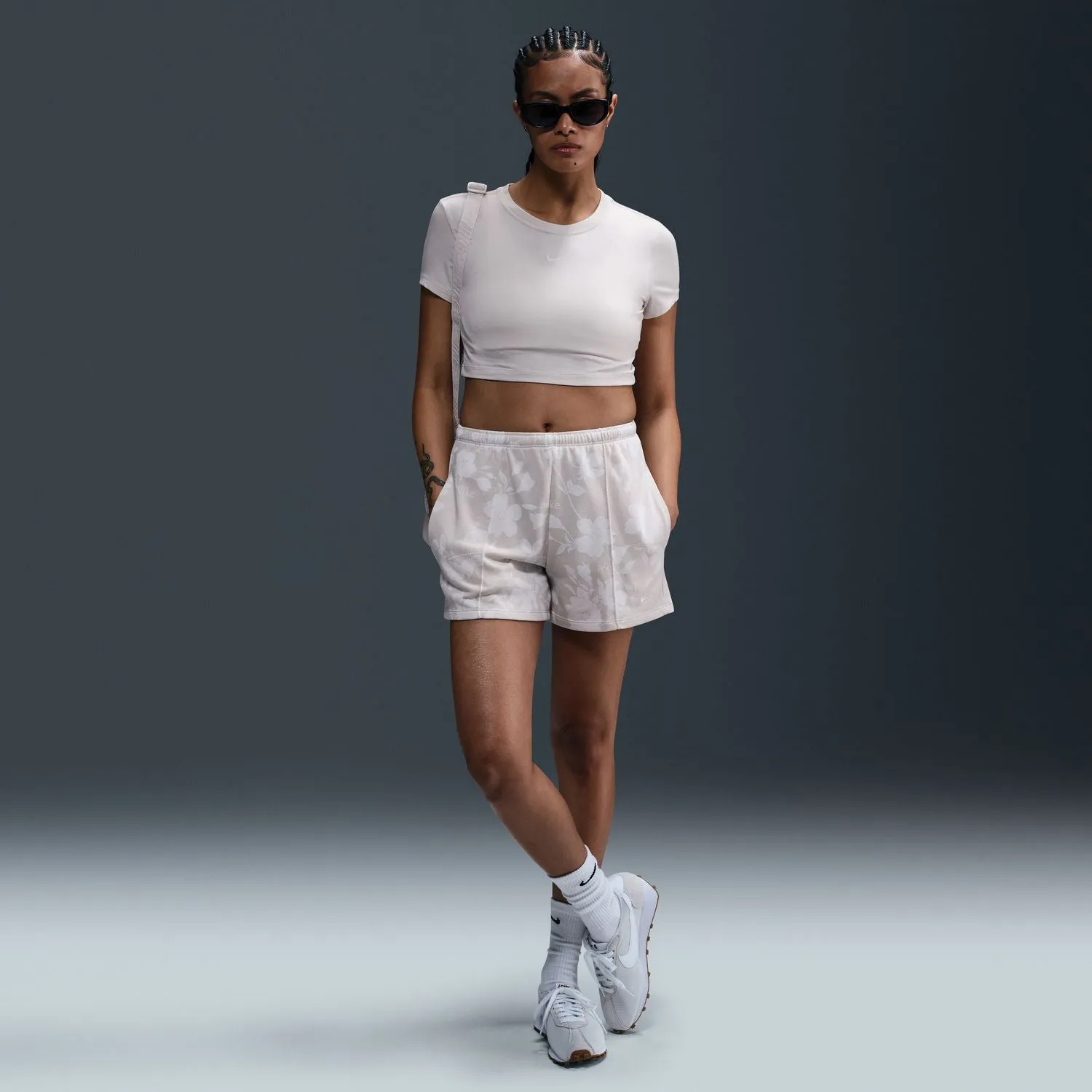 Group Mood Chill FT 4" AOP Short - Womens