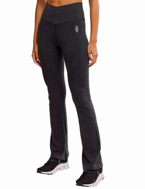 Minimalist Style Holiday Outfit Ultra Performance Go To Smooth Flare - Washed Black
