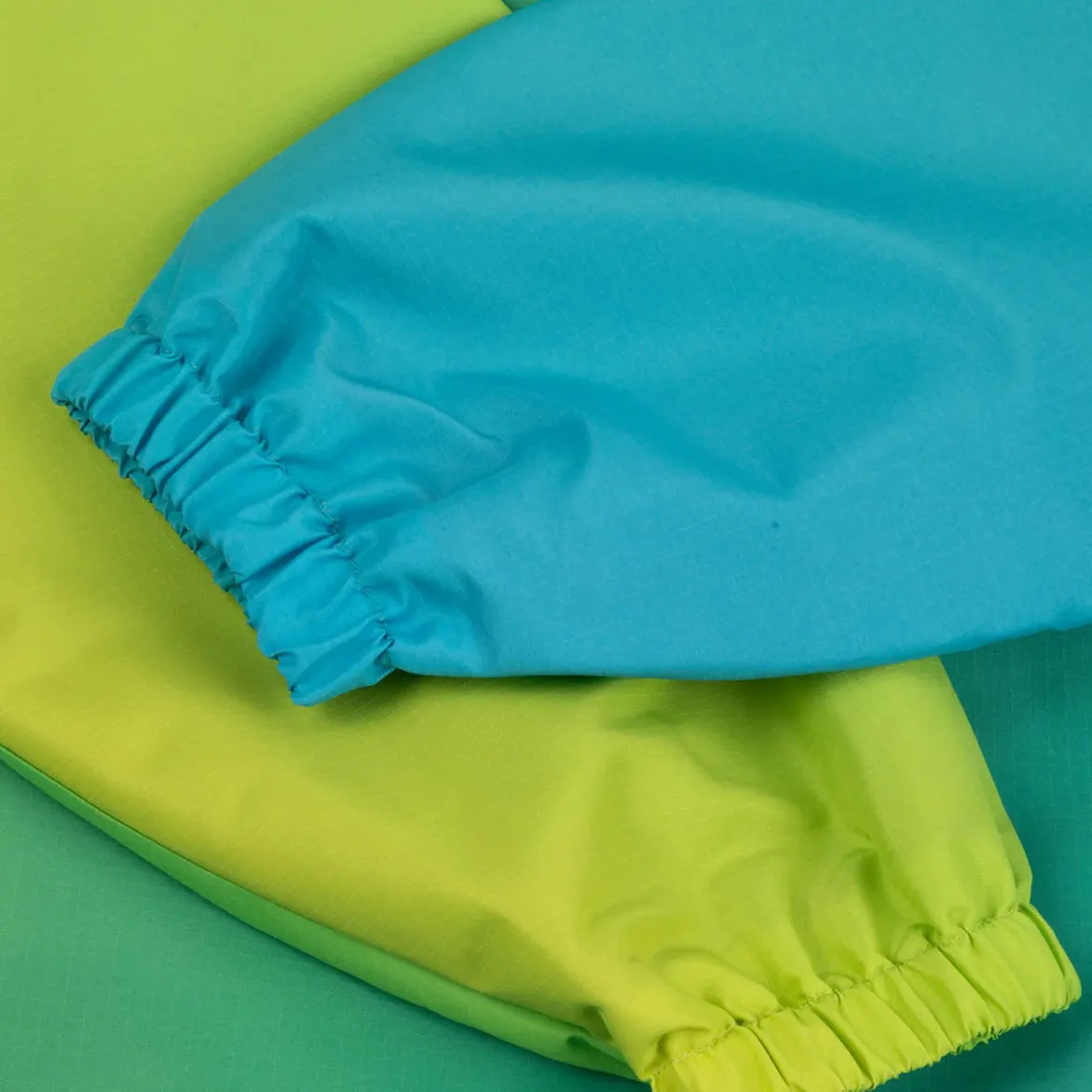 GRADIENT WINDBREAKER - GREEN HeatReflective Lining NonChafingEdges
