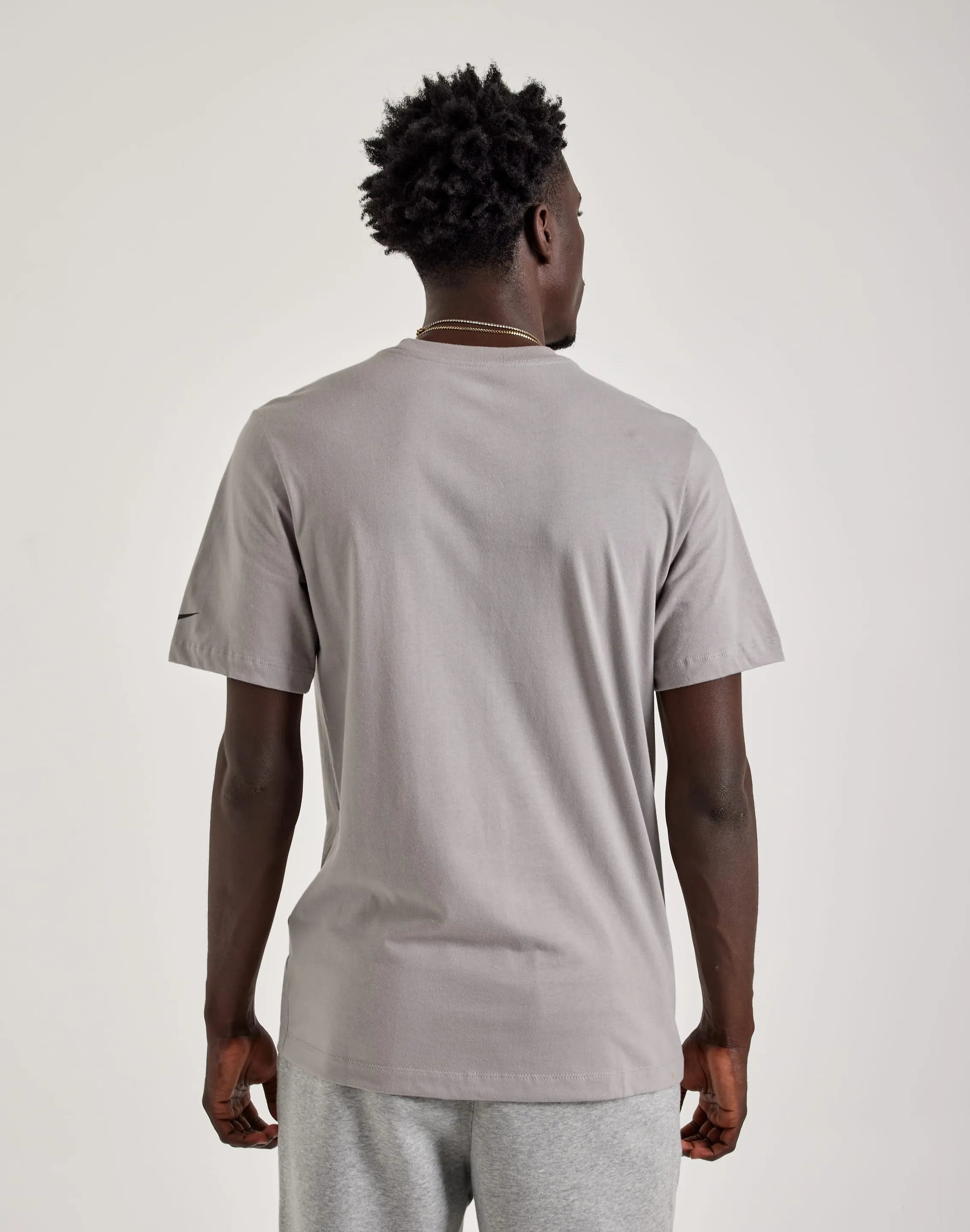 LightweightInsulation Creative Flow Nike Enshrined Tee