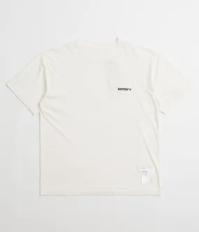 Interview sports venue event Satisfy MothTech T-Shirt - Off White / Black