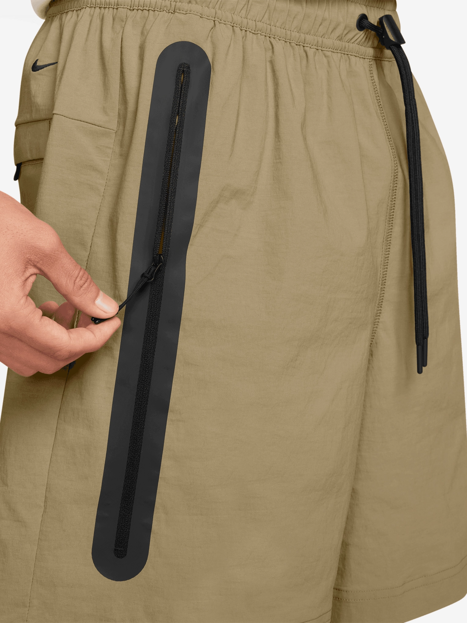 Tech Woven Shorts Breathable mesh Modern Aesthetic