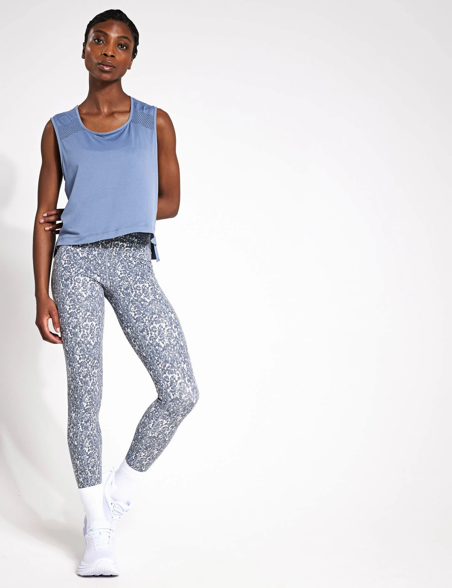 Core Fitwear core strength Move Pocket Legging High 25" - Watercolour Stone Blue Floral