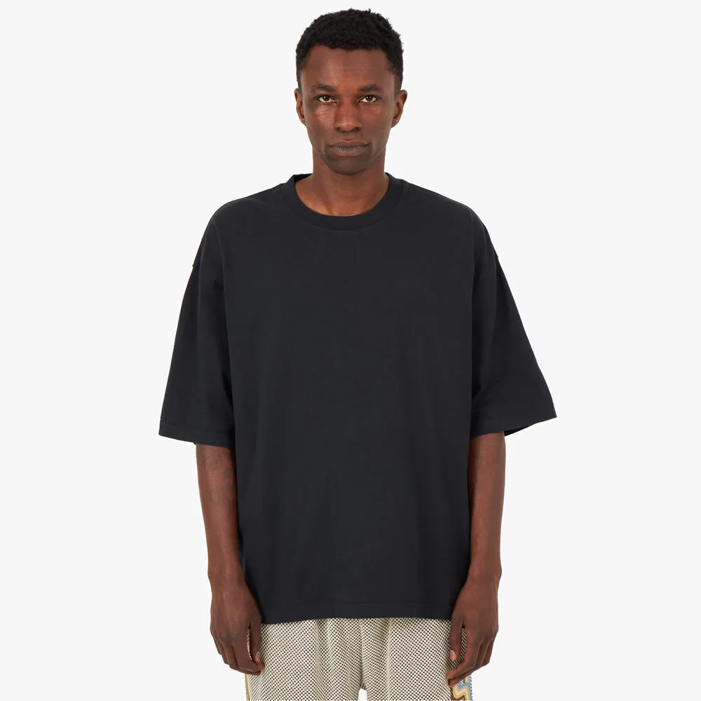 Button Closure Neutral Tone Honor the Gift Crest Logo Box T-shirt / Black
