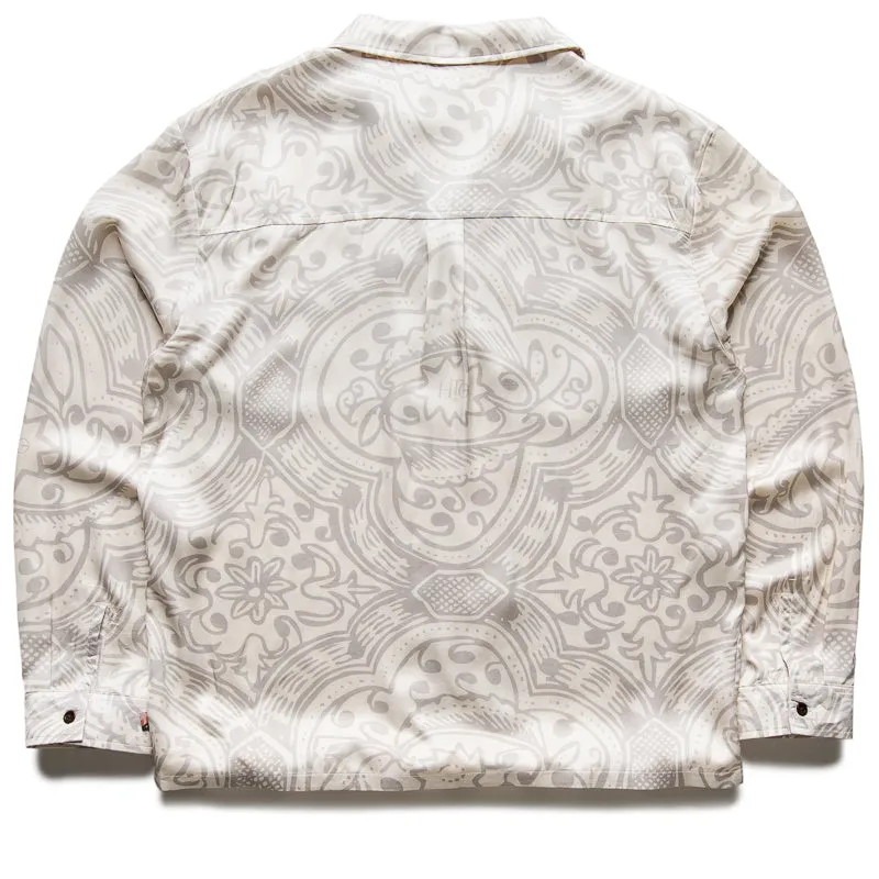 Multi Pocket Design Honor The Gift LS Printed Woven L/S Shirt - Bone