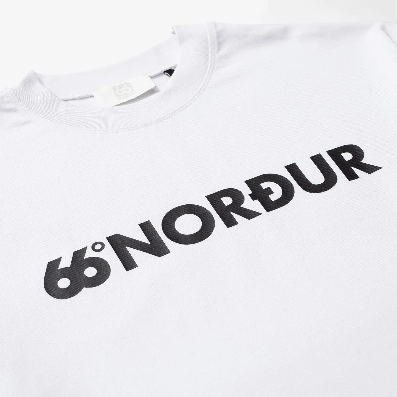 Button Down Hringbraut T-Shirt