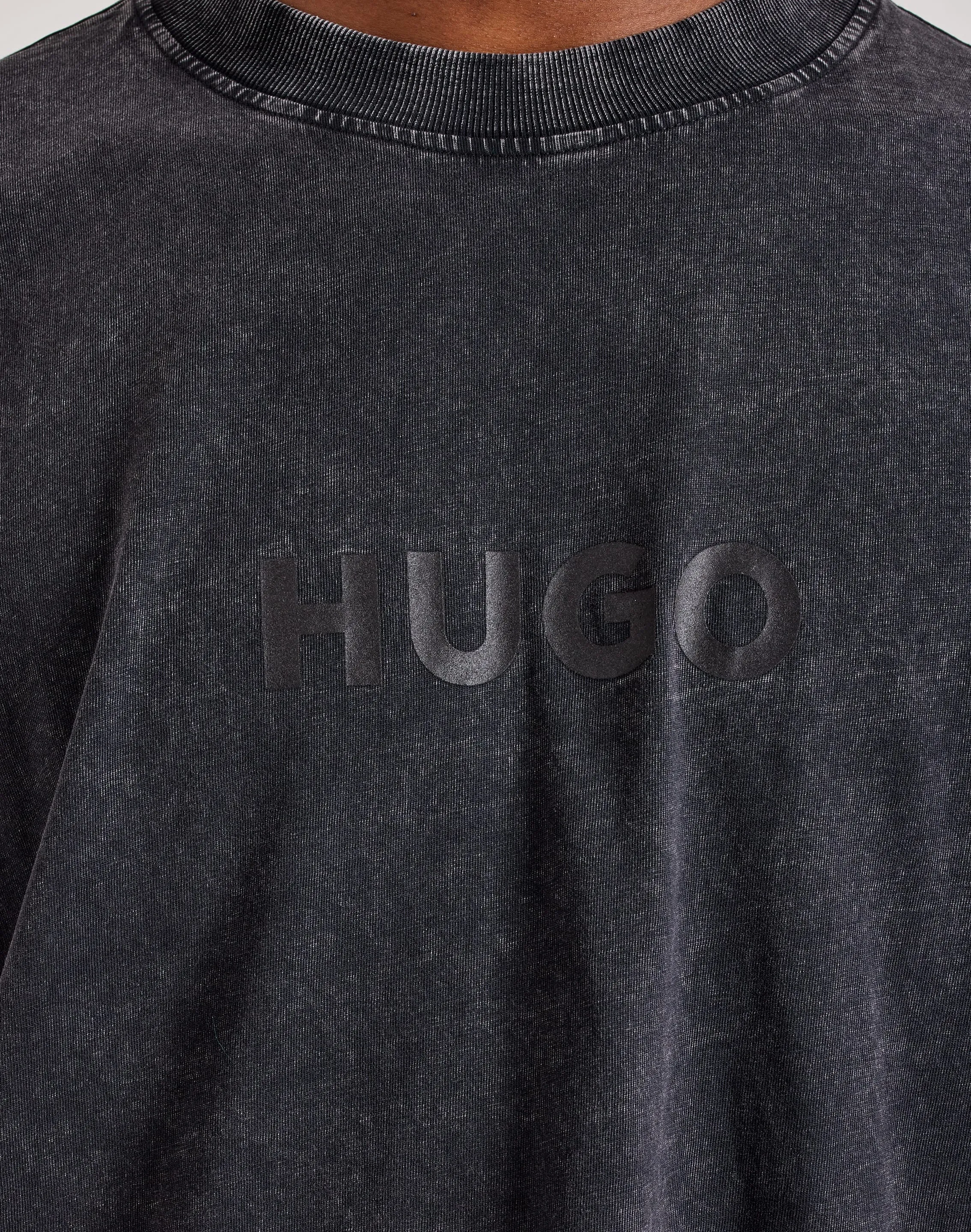 CrossBackStructure FadeResistant Color Hugo Nebute Tee