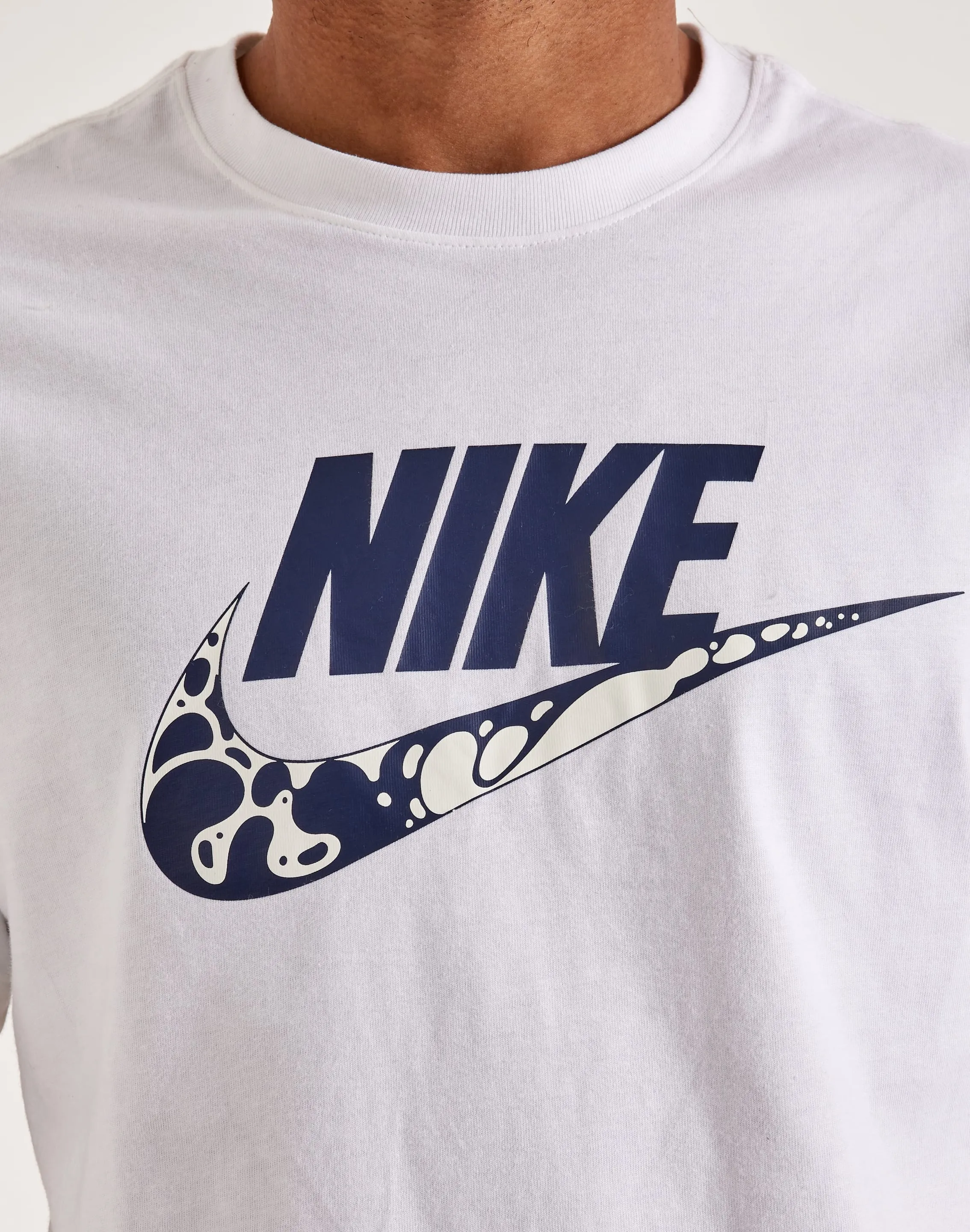 ThermalRegulatingFabric SnagFree Surface Nike Futura Tee