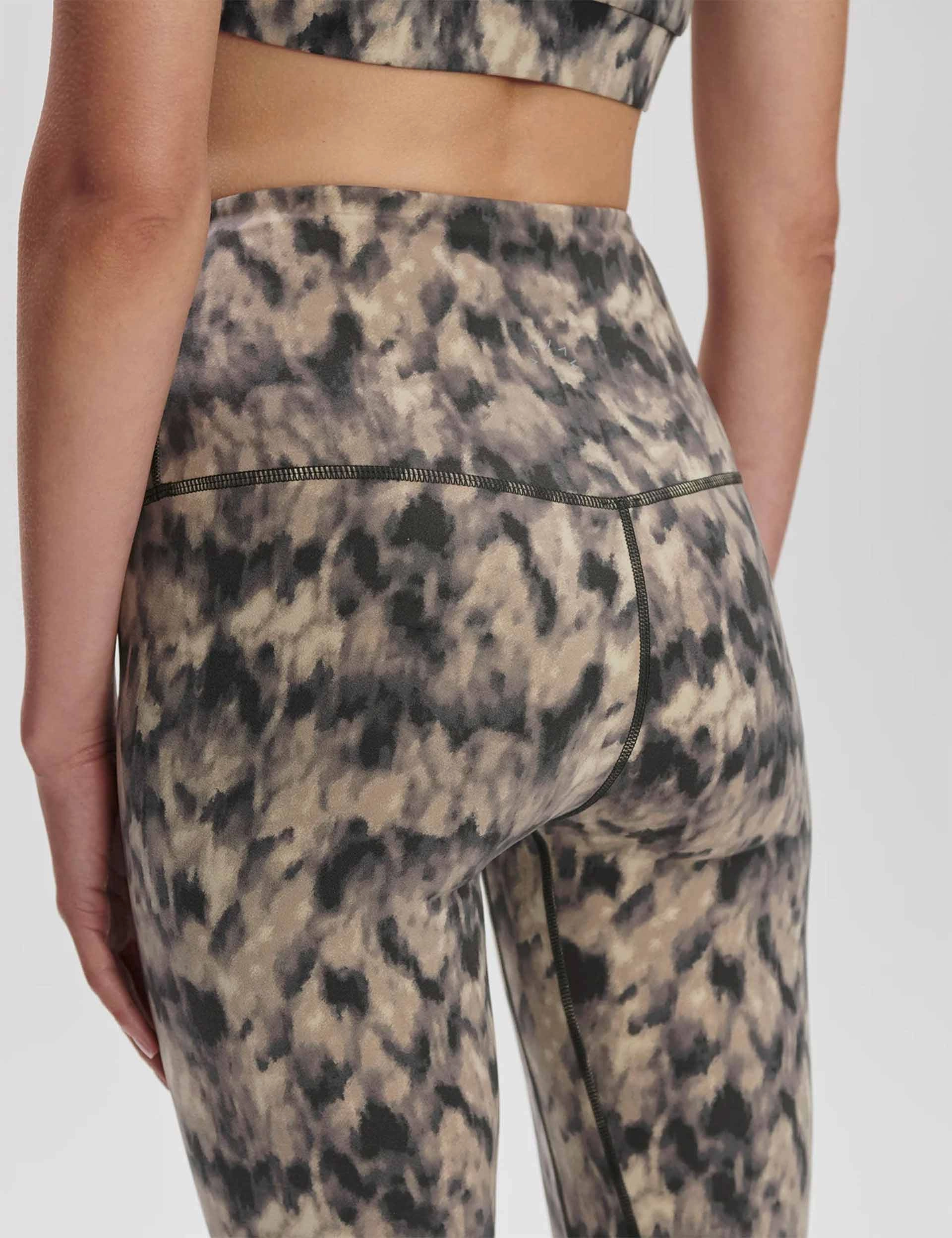 Move Super High Waisted Legging 25" - Clouded Aztec Durable Stitch Home Lounge Mountain Hike Trend Seeker