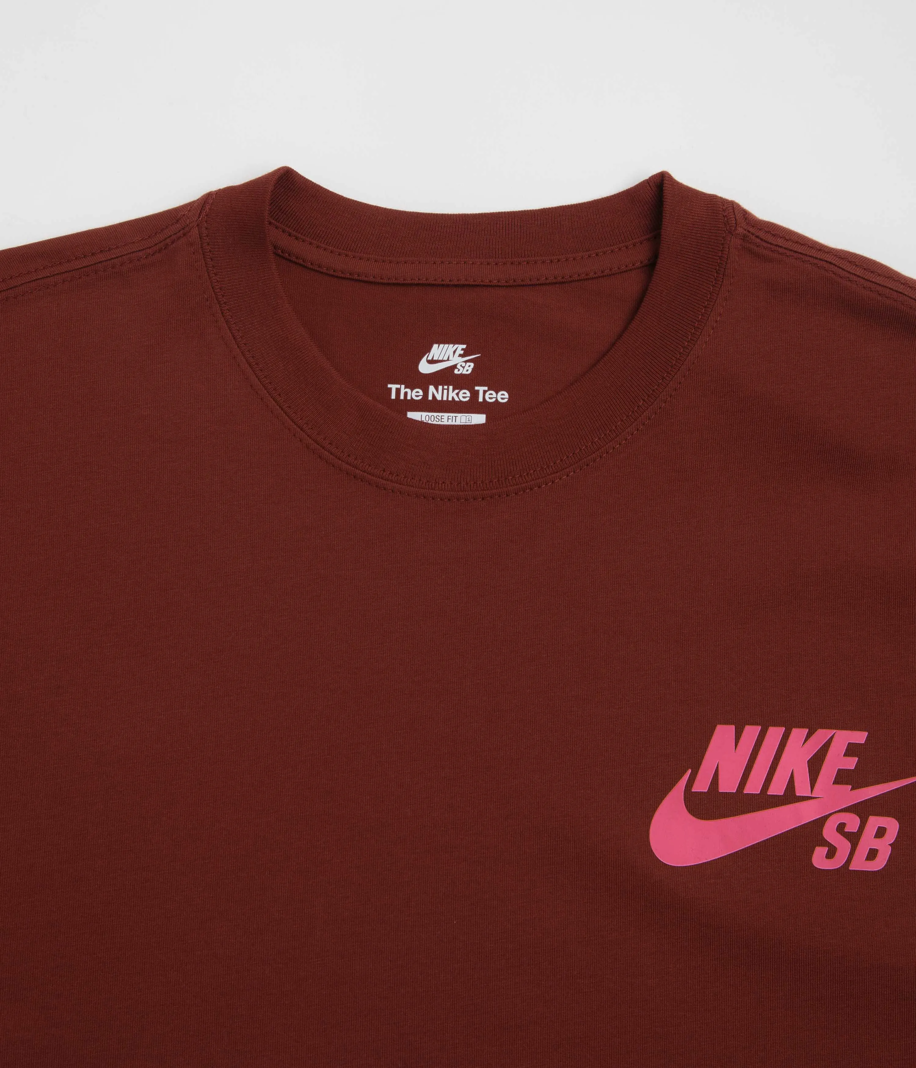 Nike SB Logo T-Shirt - Dark Team Red festival look Buttoned