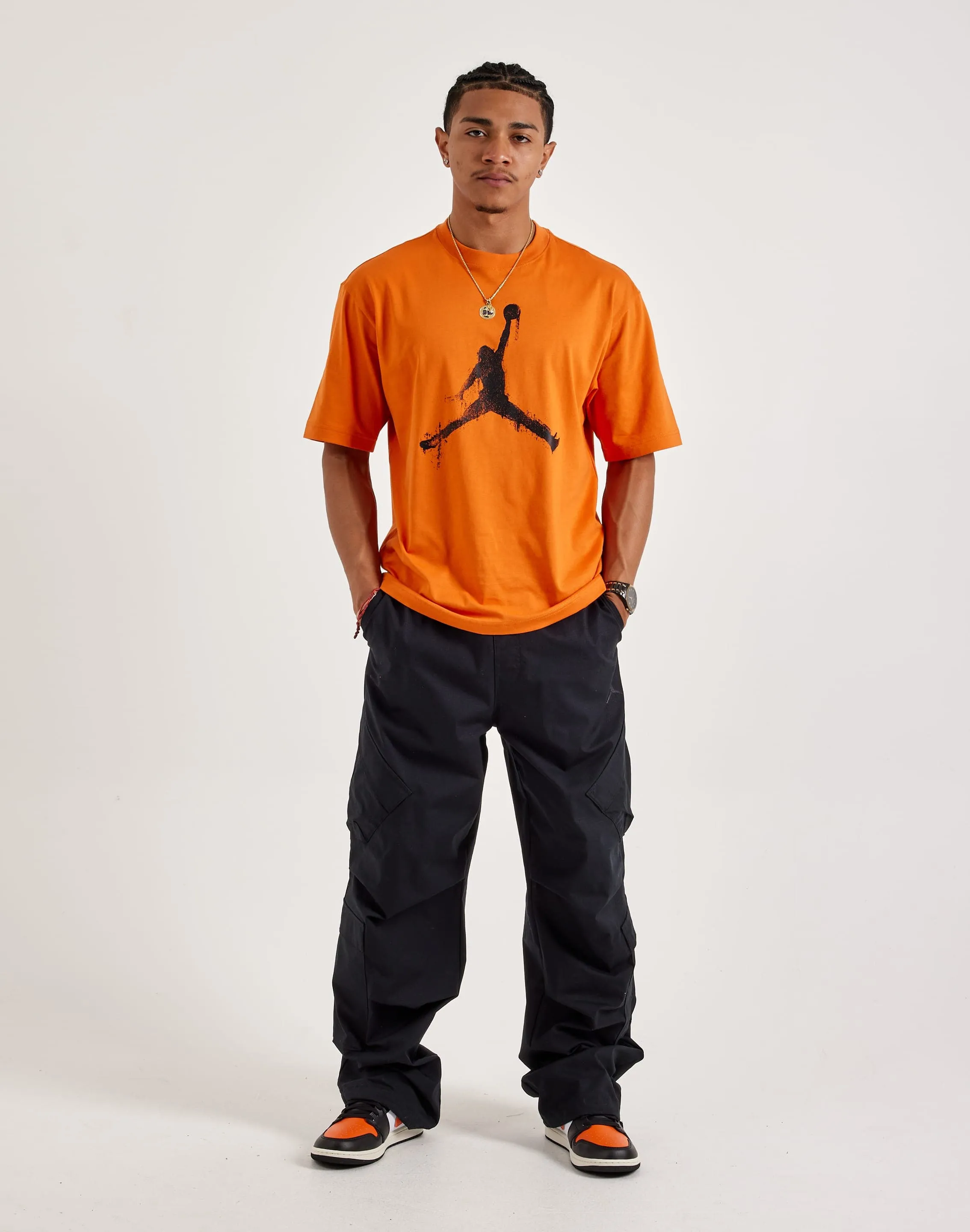 Model Glow Jordan Brooklyn Tee