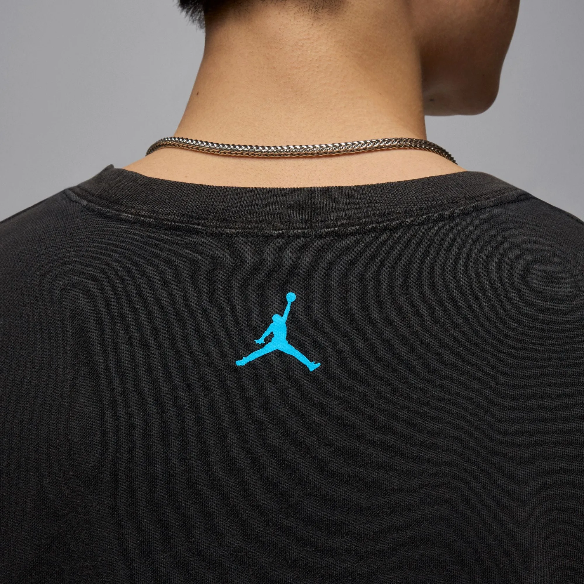 MultiDirectionalFlex Jordan Flight Essentials Graphic T-Shirt (Black)