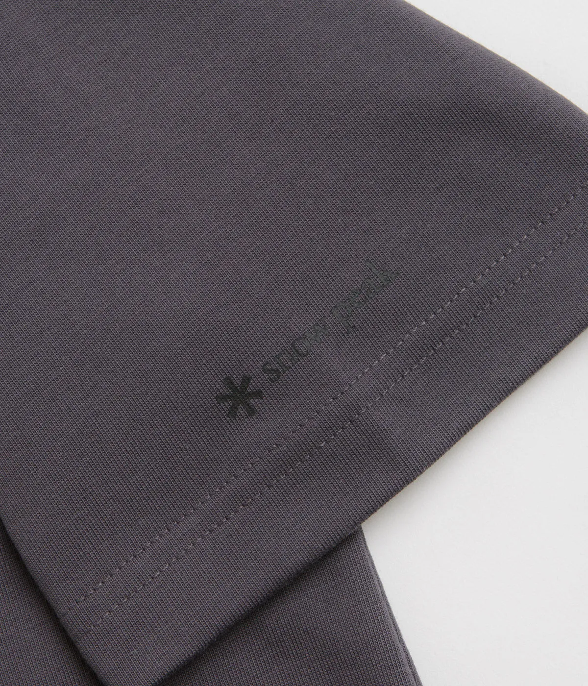 Snow Peak NSD Pocket T-Shirt - Charcoal Date night cropped legs