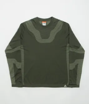 Classic Style bus event Nike ACG Delta River Long Sleeve T-Shirt - Sequoia / Barely Volt