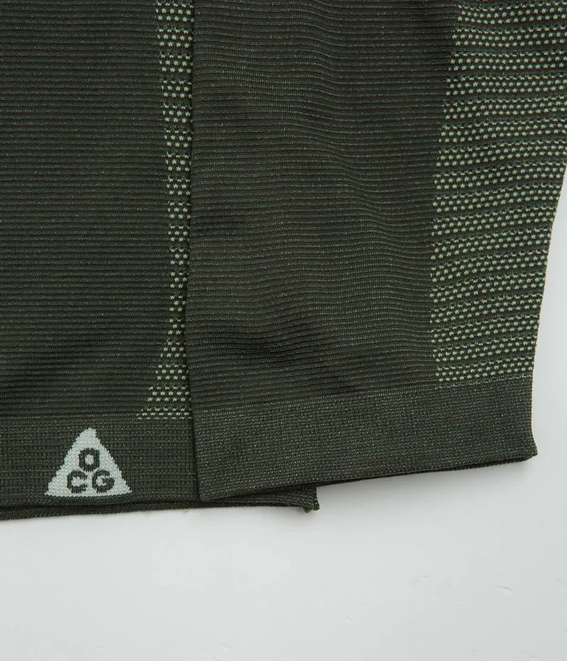 wedding attire Nike ACG Delta River Long Sleeve T-Shirt - Sequoia / Barely Volt