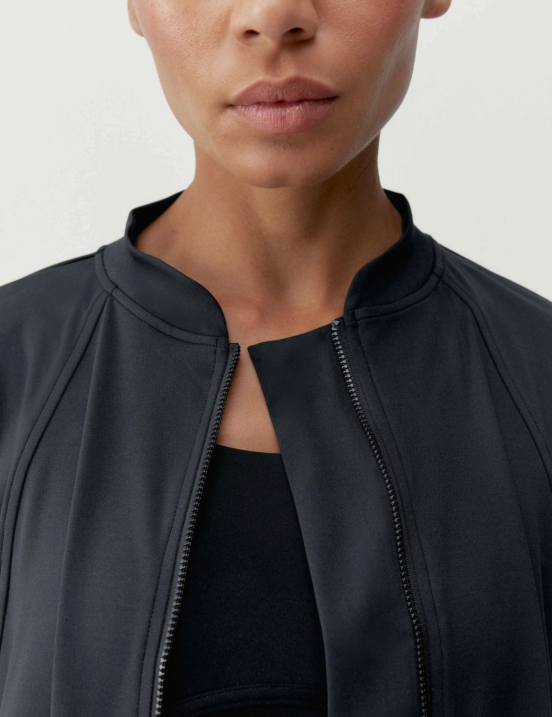 Heat Guard Seamless Shoulder Construction Leila Jacket - Black