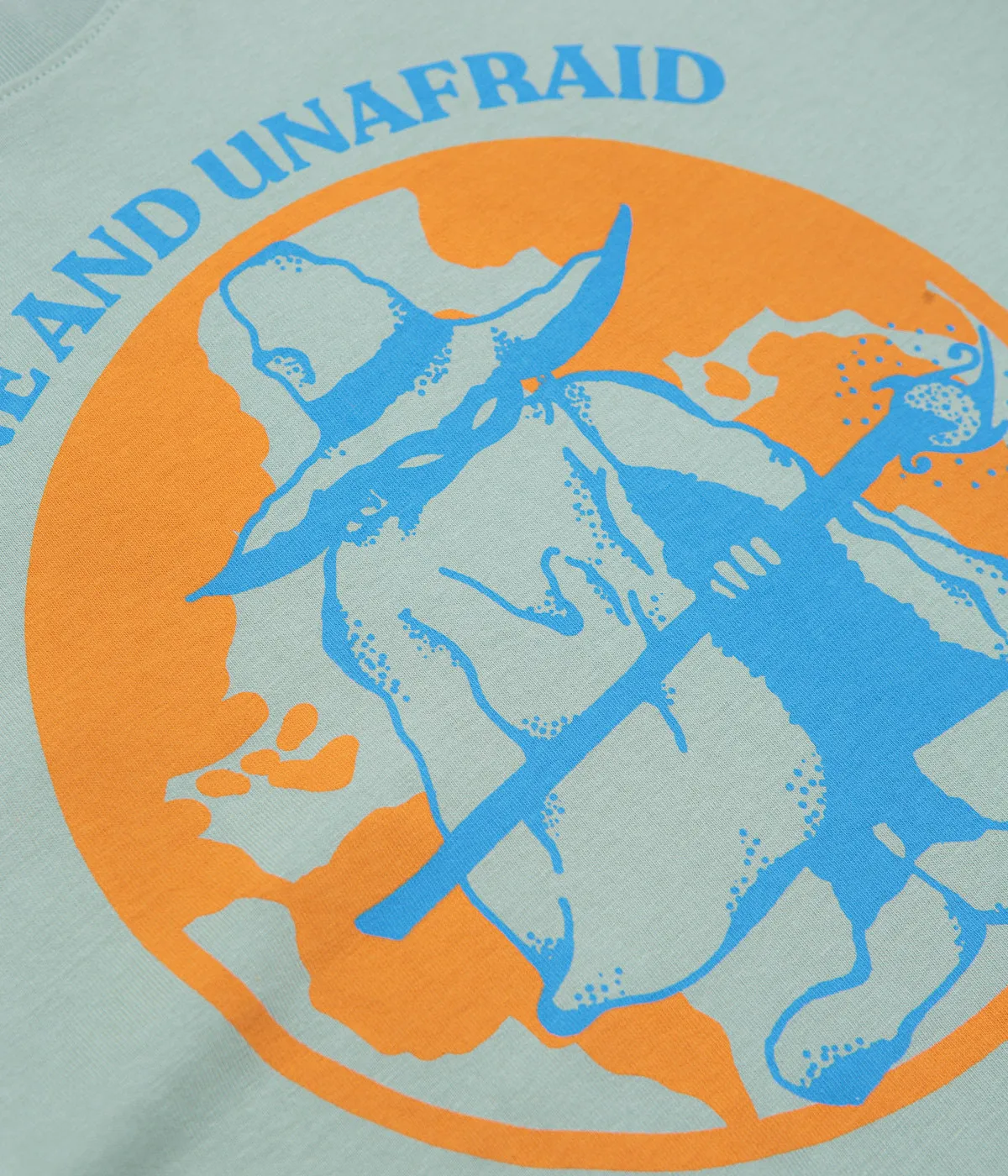 Pin flatspot Alone And Unafraid T-Shirt - Blue Aloe
