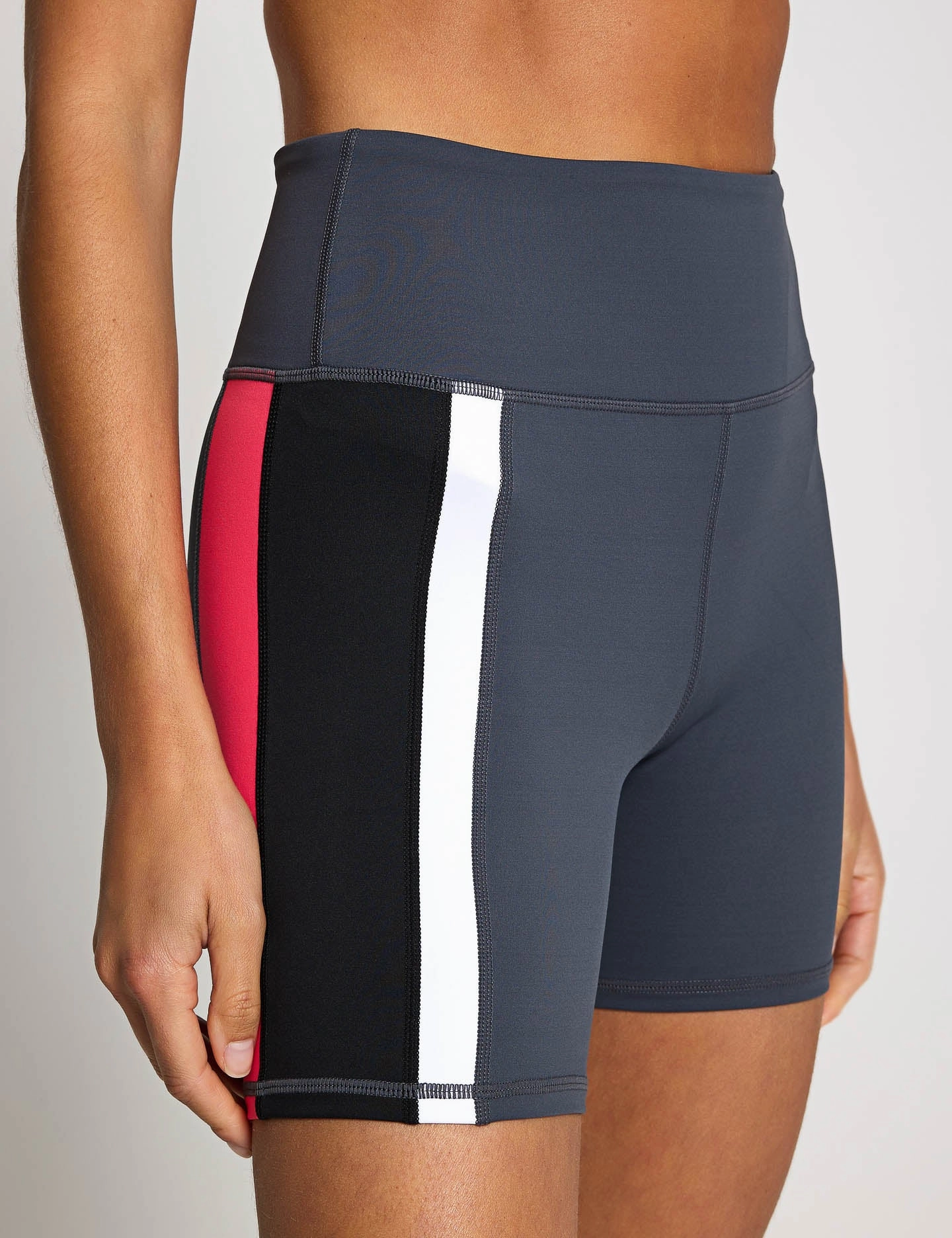 hikers Limitless Short - Charcoal/Coral