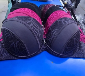 Elegant Front-Buckle Lace & Smooth Cup Bra Non-Binding Band