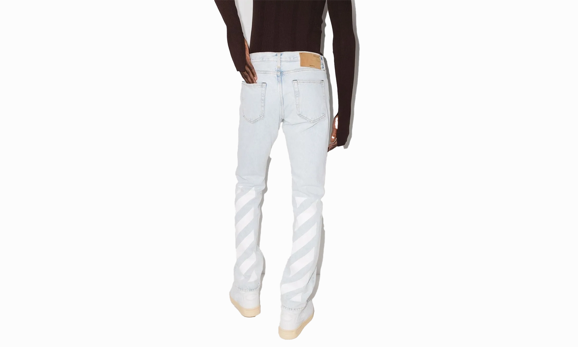 Shopping Day Outdoor Enthusiast Diag Tab Slim Jeans "Bleach Blue/White"