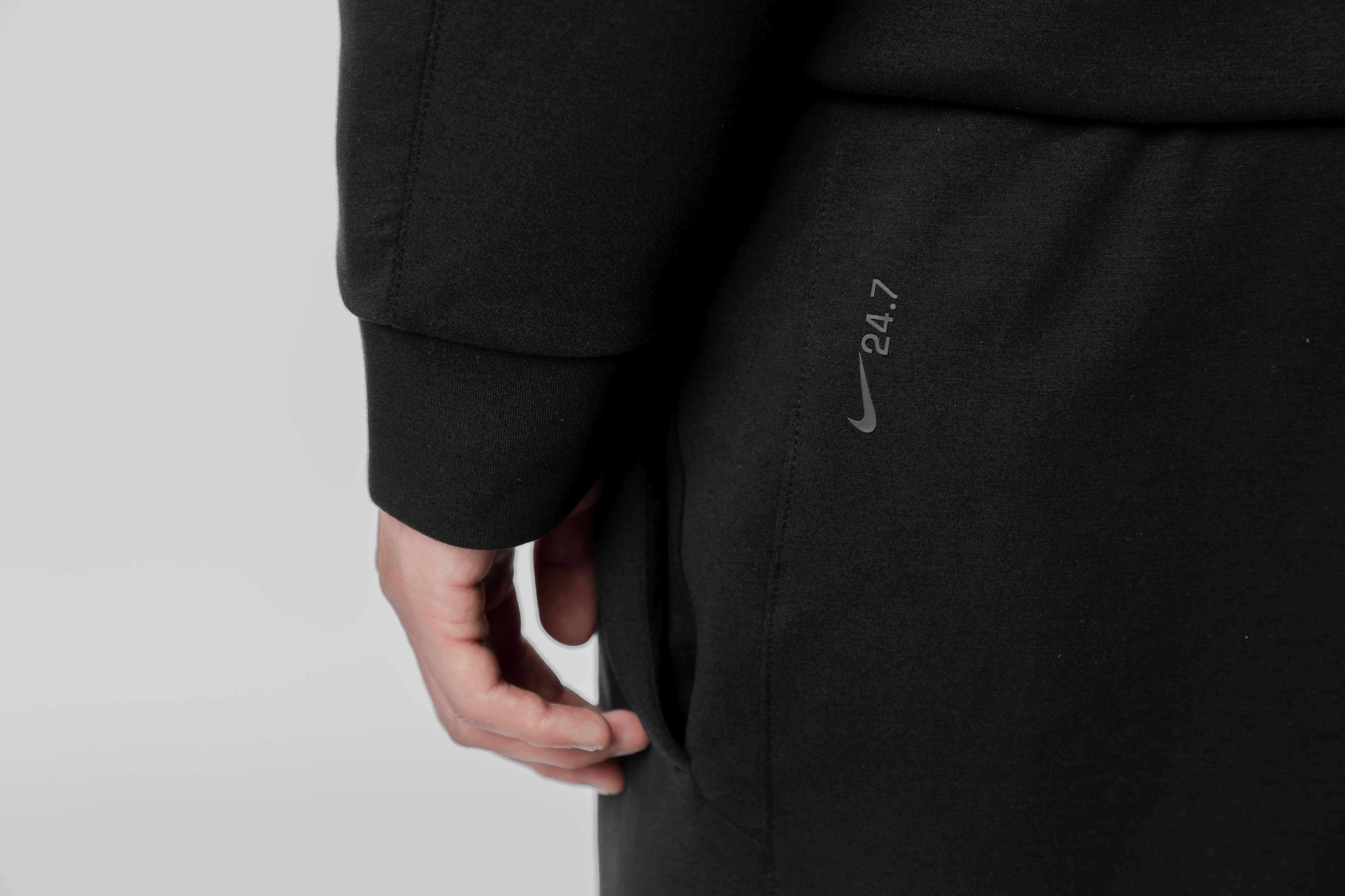 Nike 24.7 ImpossiblySoft Men's Dri-FIT Pants High Rise Lined interior