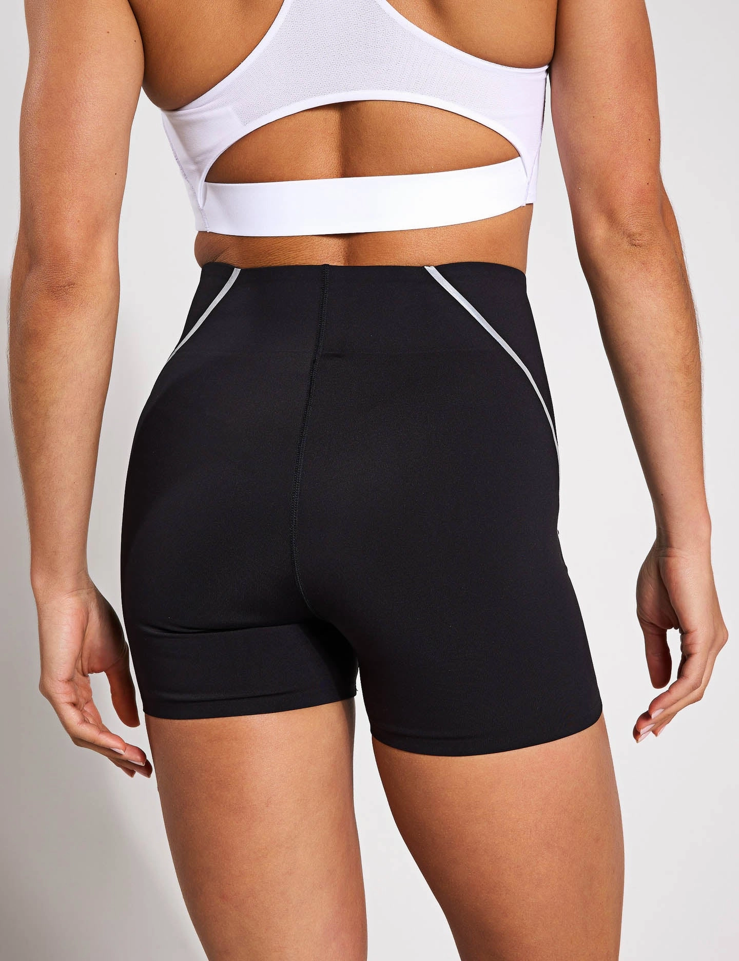 Luna Shorts - Black Urban Mood