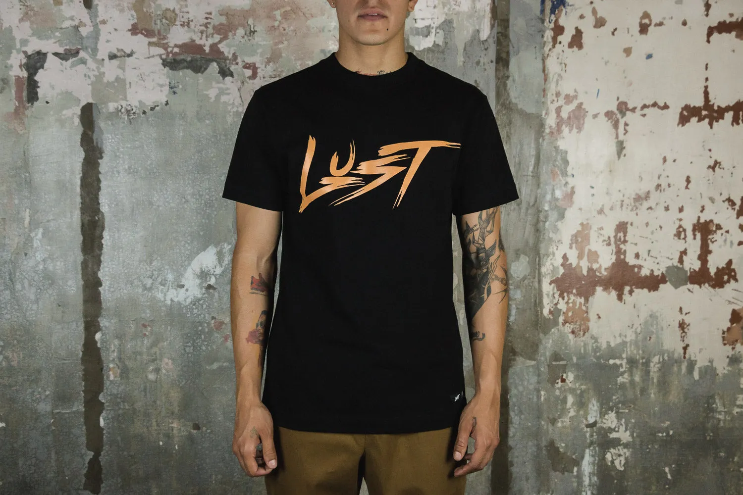 Compact Weave Fabric Lust Classic "Peach" Tee